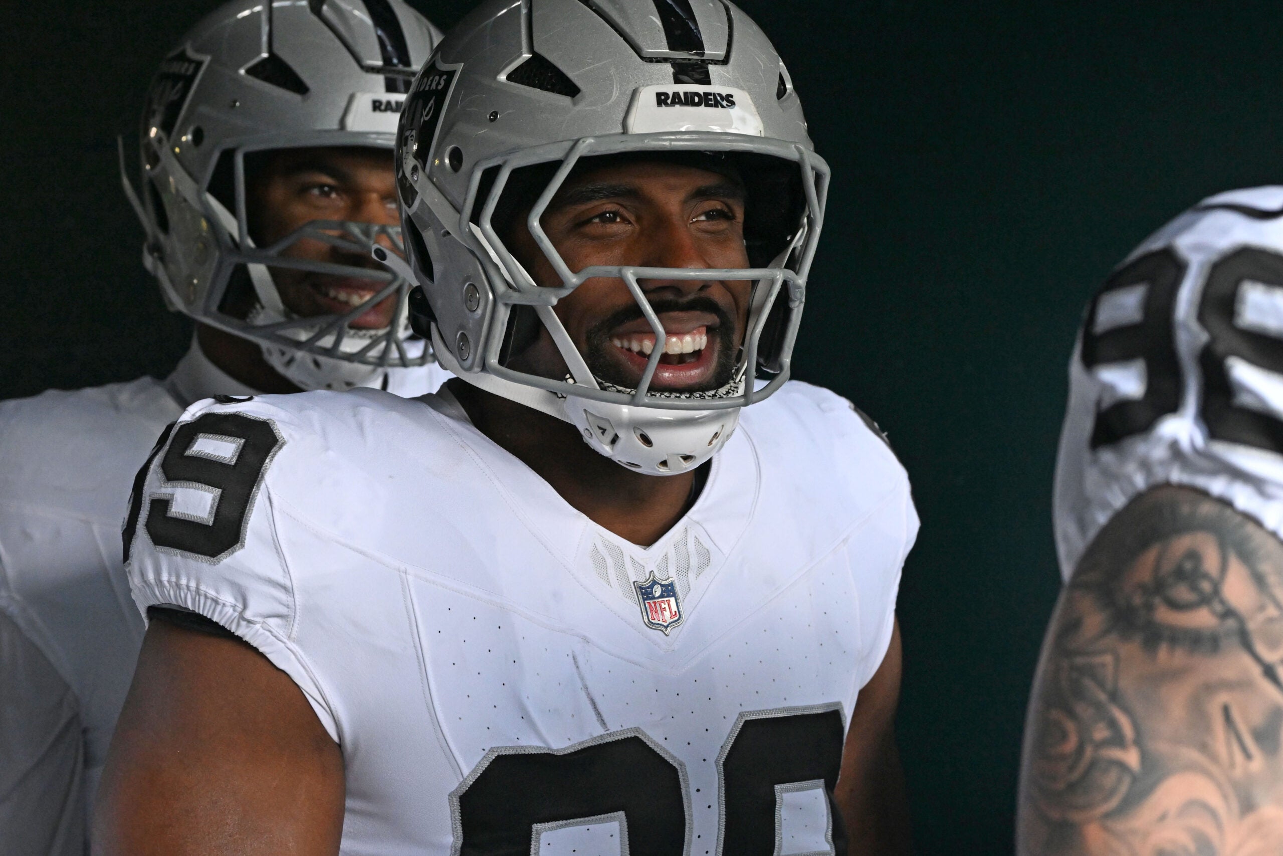 Las Vegas Raiders defensive tackle Thomas Booker Klint Kubiak Training camp