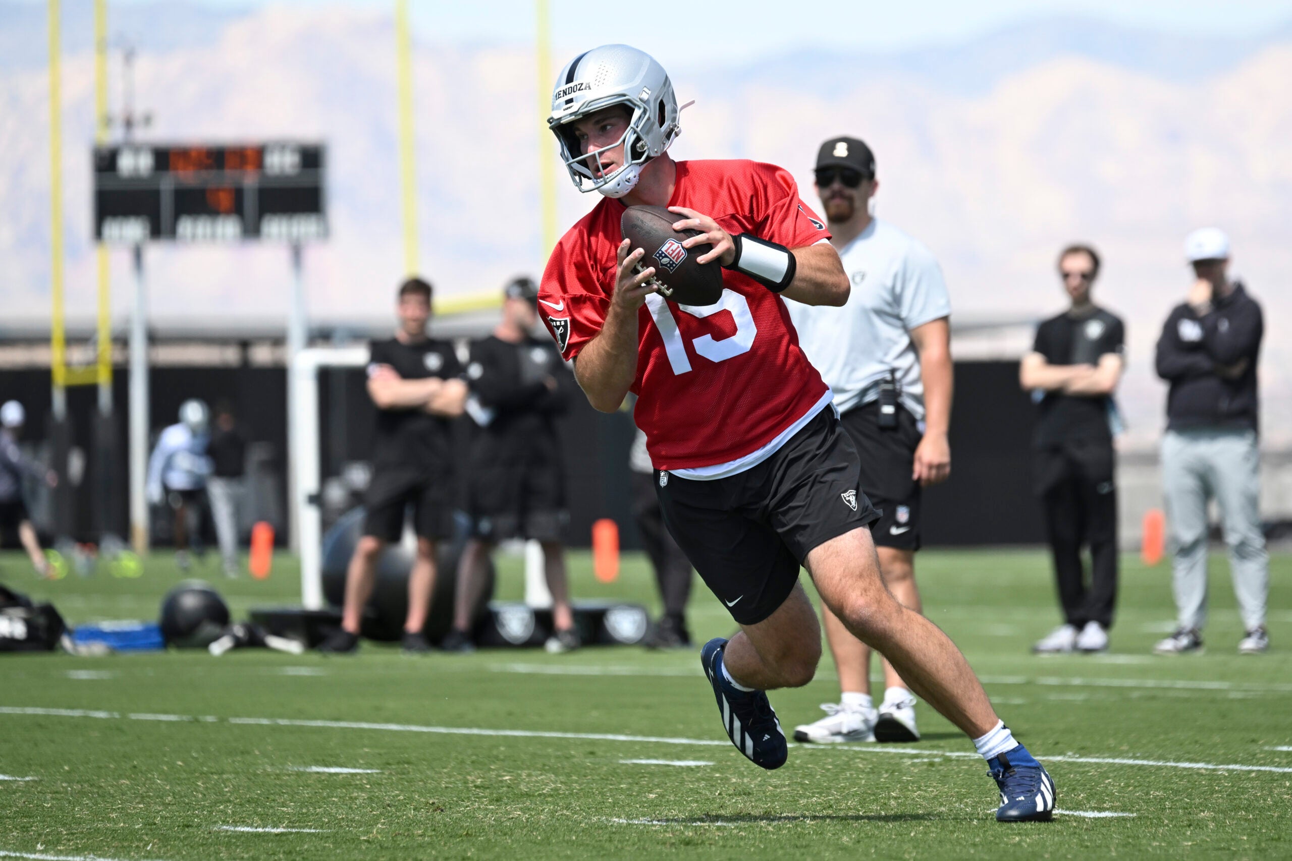 Las Vegas Raiders quarterback Fernando Mendoza