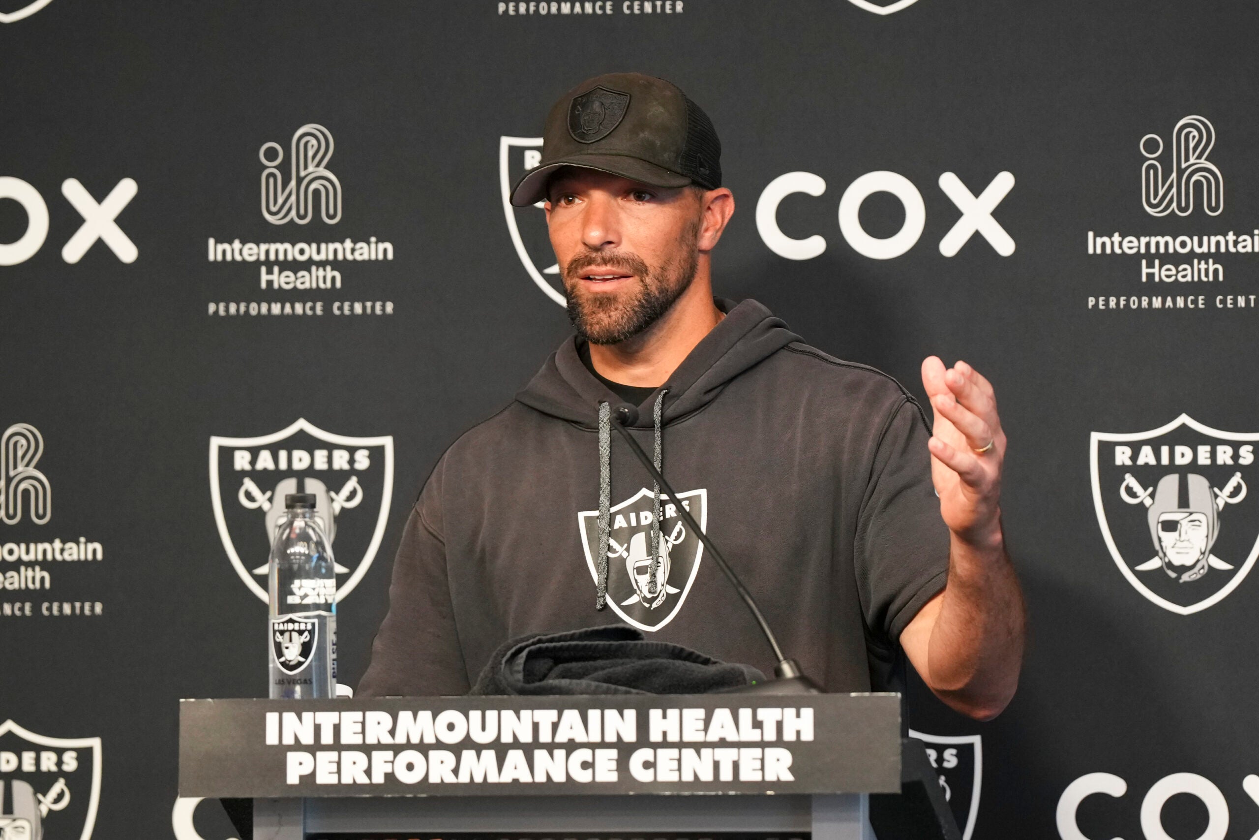 Las Vegas Raiders defensive line defensive coordinator Rob Leonard training camp depth
