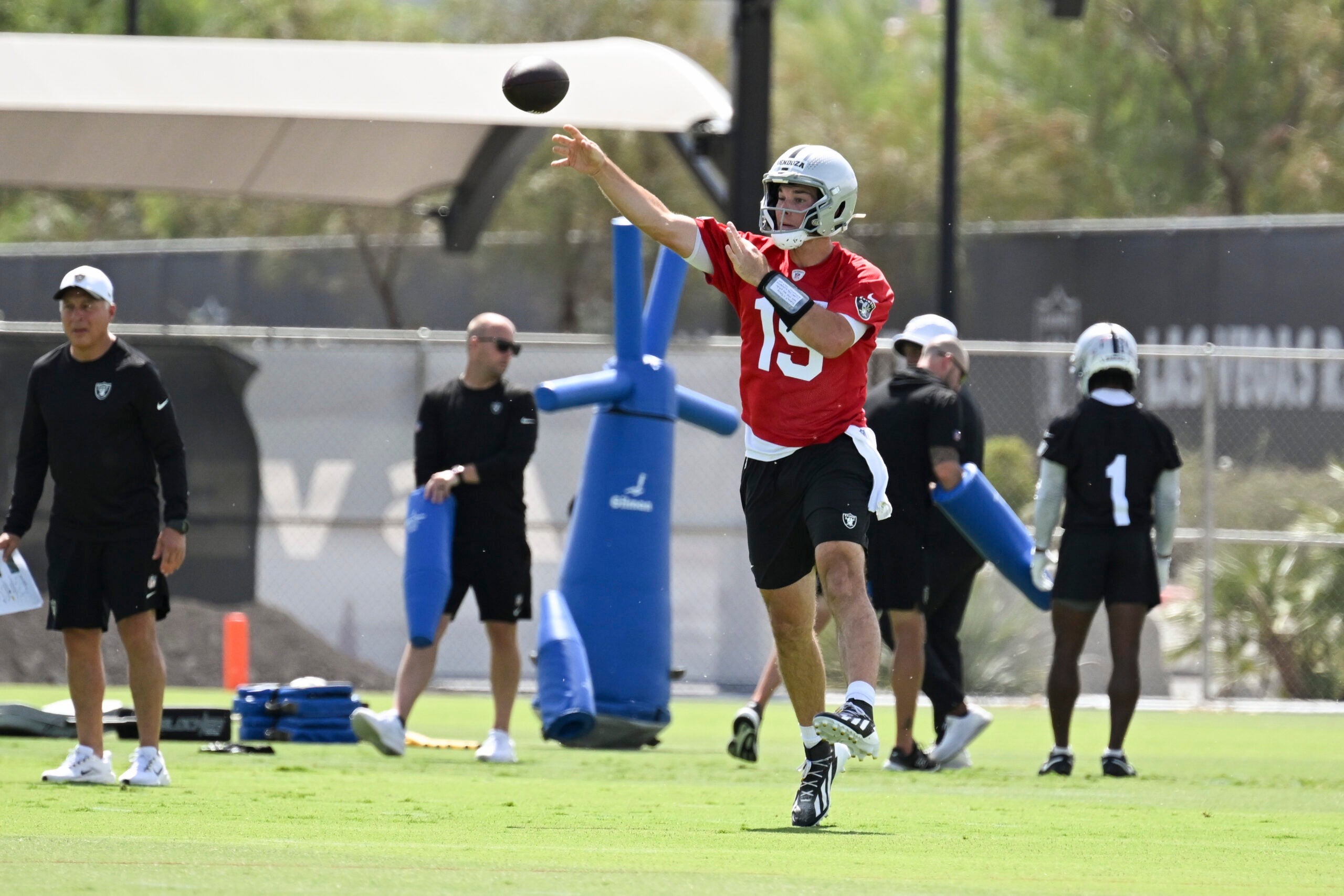 Las Vegas Raiders quarterback Fernando Mendoza