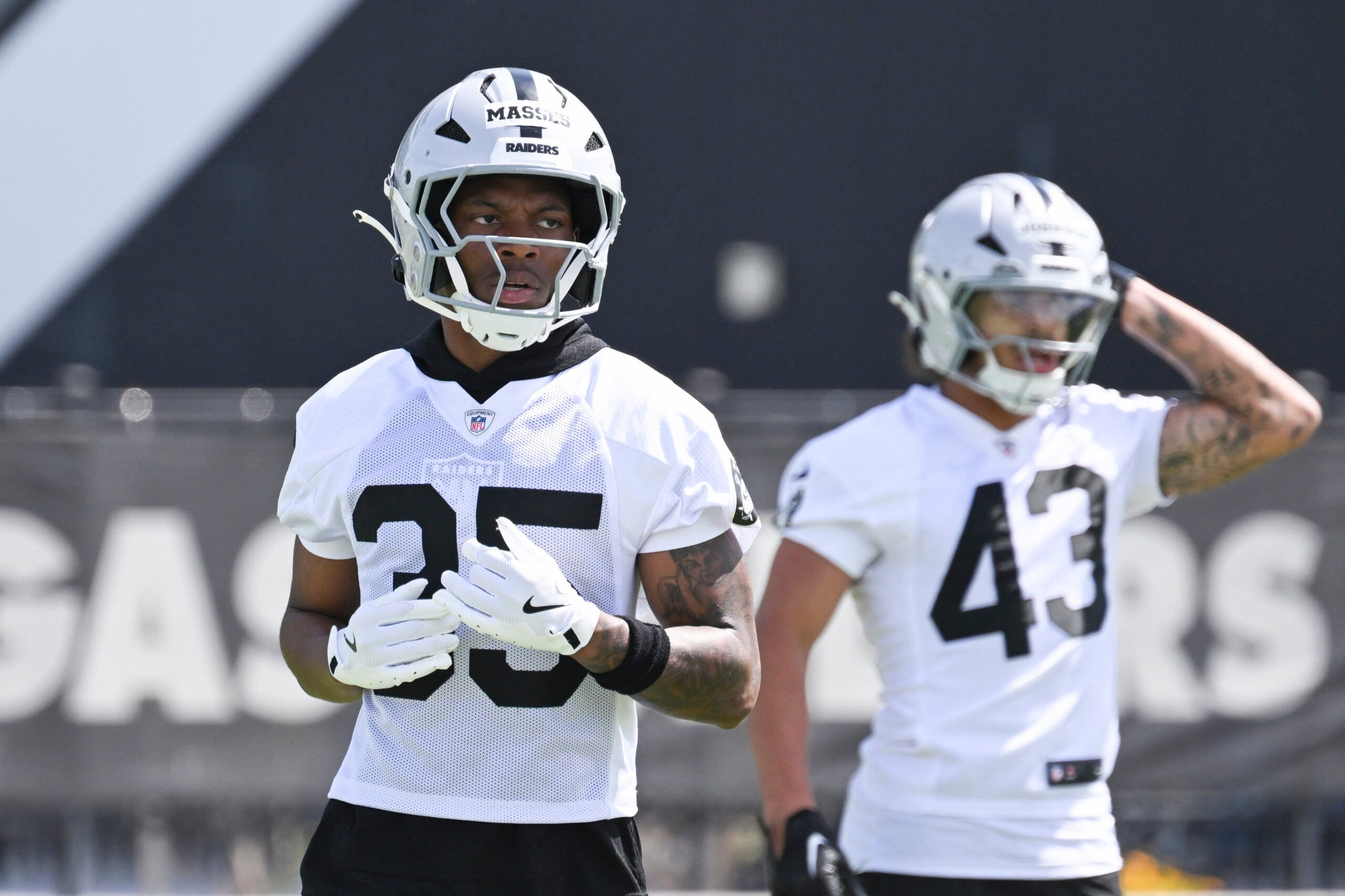 Las Vegas Raiders rookie cornerback Hezekiah Masses