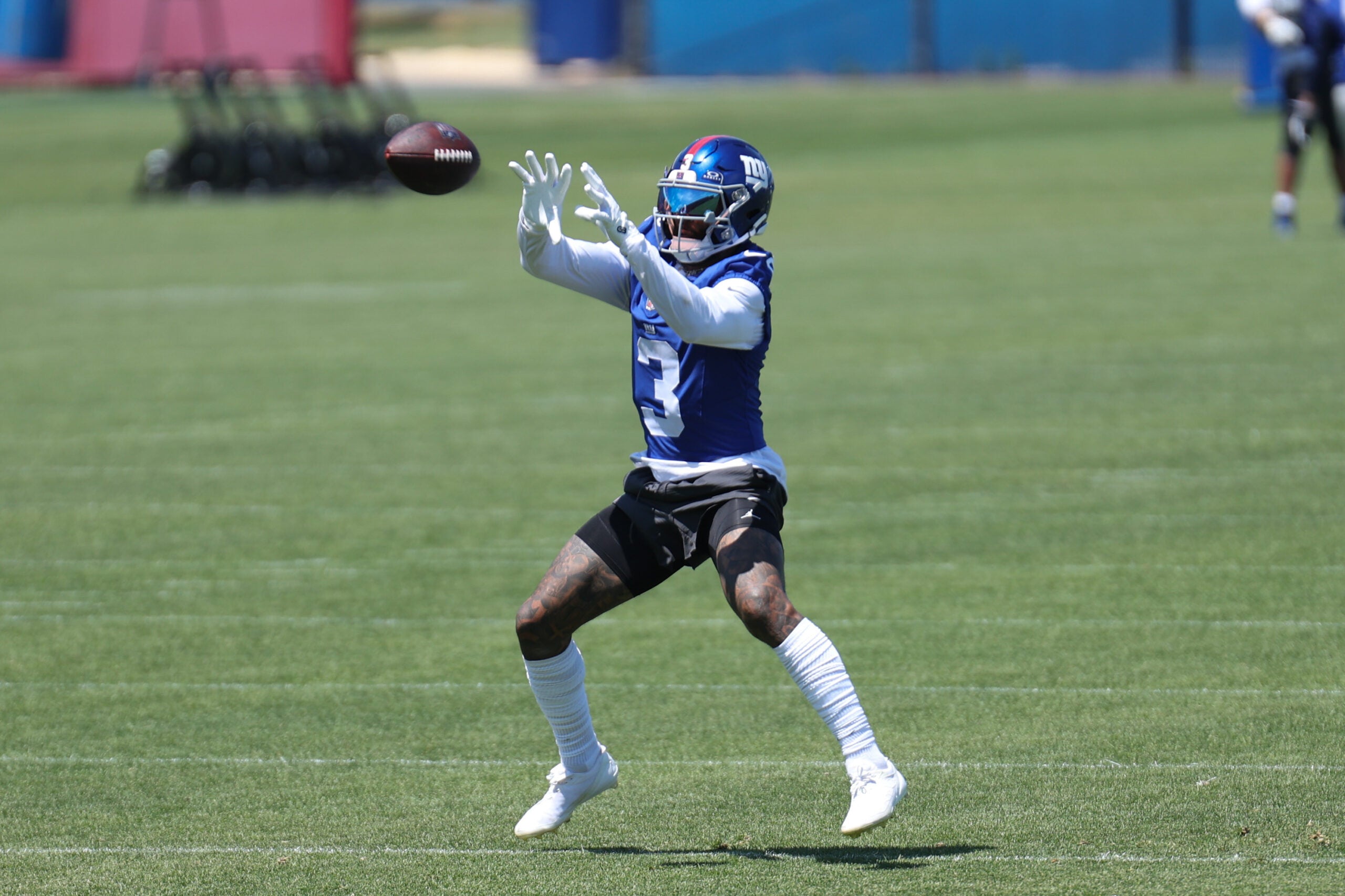 Jun 9, 2026; East Rutherford, NJ, USA; New York Giants wide receiver Odell Beckham Jr. (3) makes a catch during the minicamp activities at Quest Diagnostics Center.