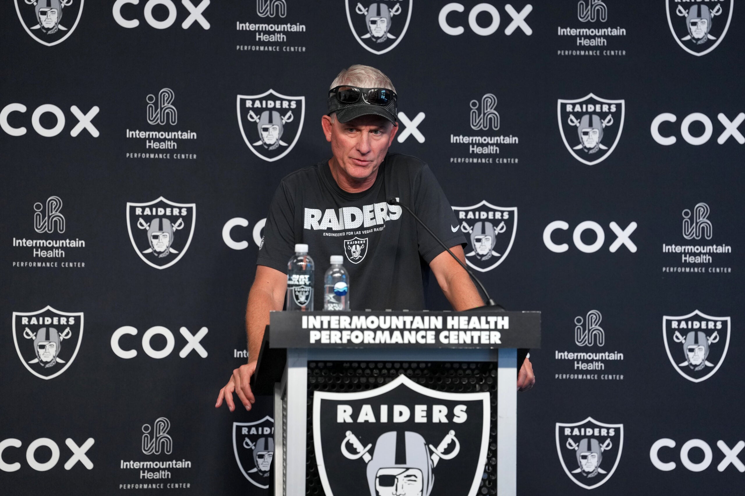 Las Vegas Raiders assistant head coach Mike McCoy quarterback Kirk Cousins position battle bad practice training camp