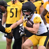 Jul 29, 2026; Latrobe, PA, USA; Pittsburgh Steelers running back Eli Heidenreich (29) participates in drills during a practice session at Saint Vincent College.