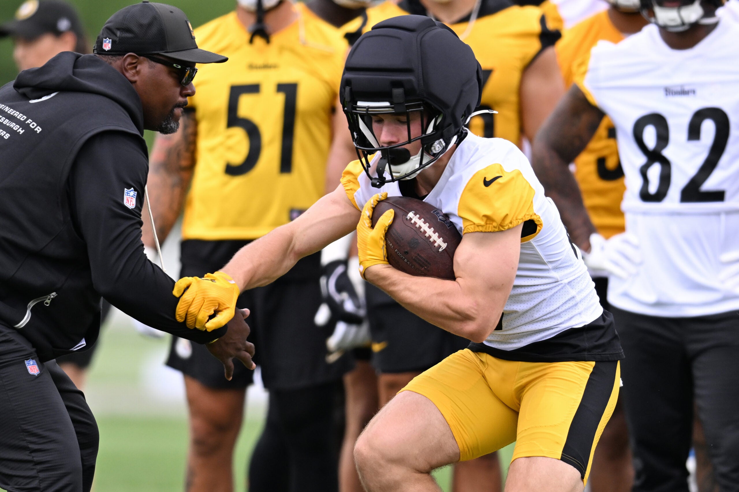 Jul 29, 2026; Latrobe, PA, USA; Pittsburgh Steelers running back Eli Heidenreich (29) participates in drills during a practice session at Saint Vincent College.