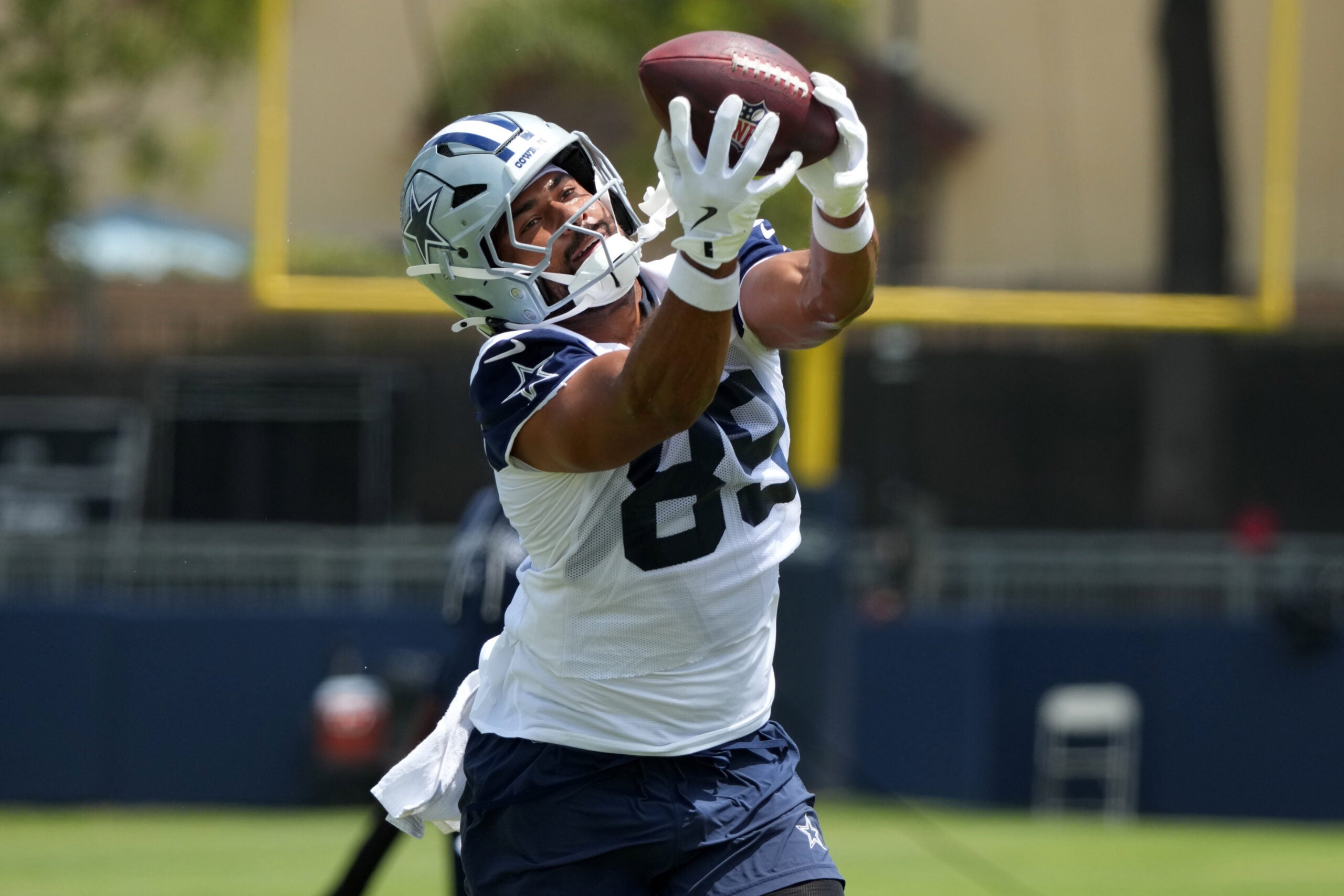 Jul 29, 2026; Oxnard, CA, USA; Dallas Cowboys tight end Brevyn Spann-Ford (89) catches the ball at training camp at River Ridge Playing Fields.