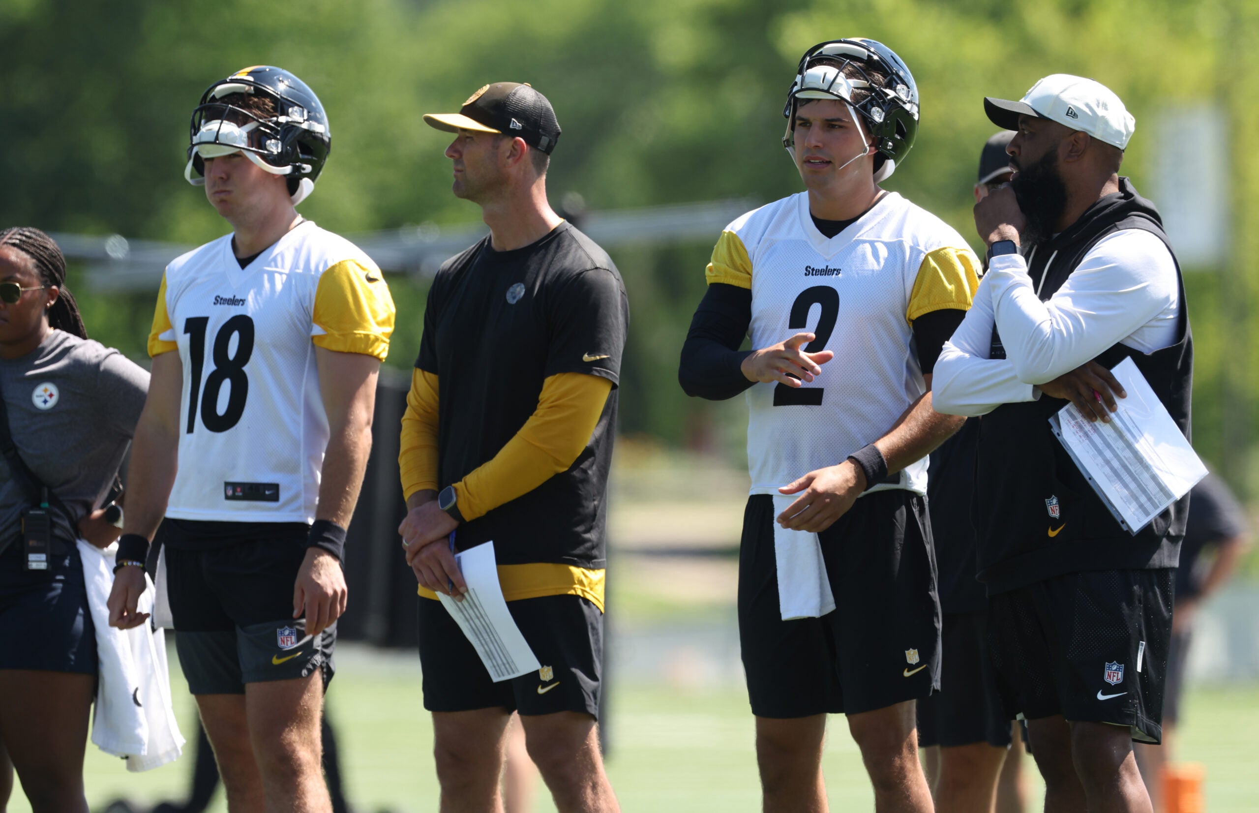 Jul 30, 2026; Latrobe, PA, USA; Pittsburgh Steelers quarterback Will Howard (18) and quarterback Mason Rudolph (2) participate in training camp drills at Saint Vincent College.