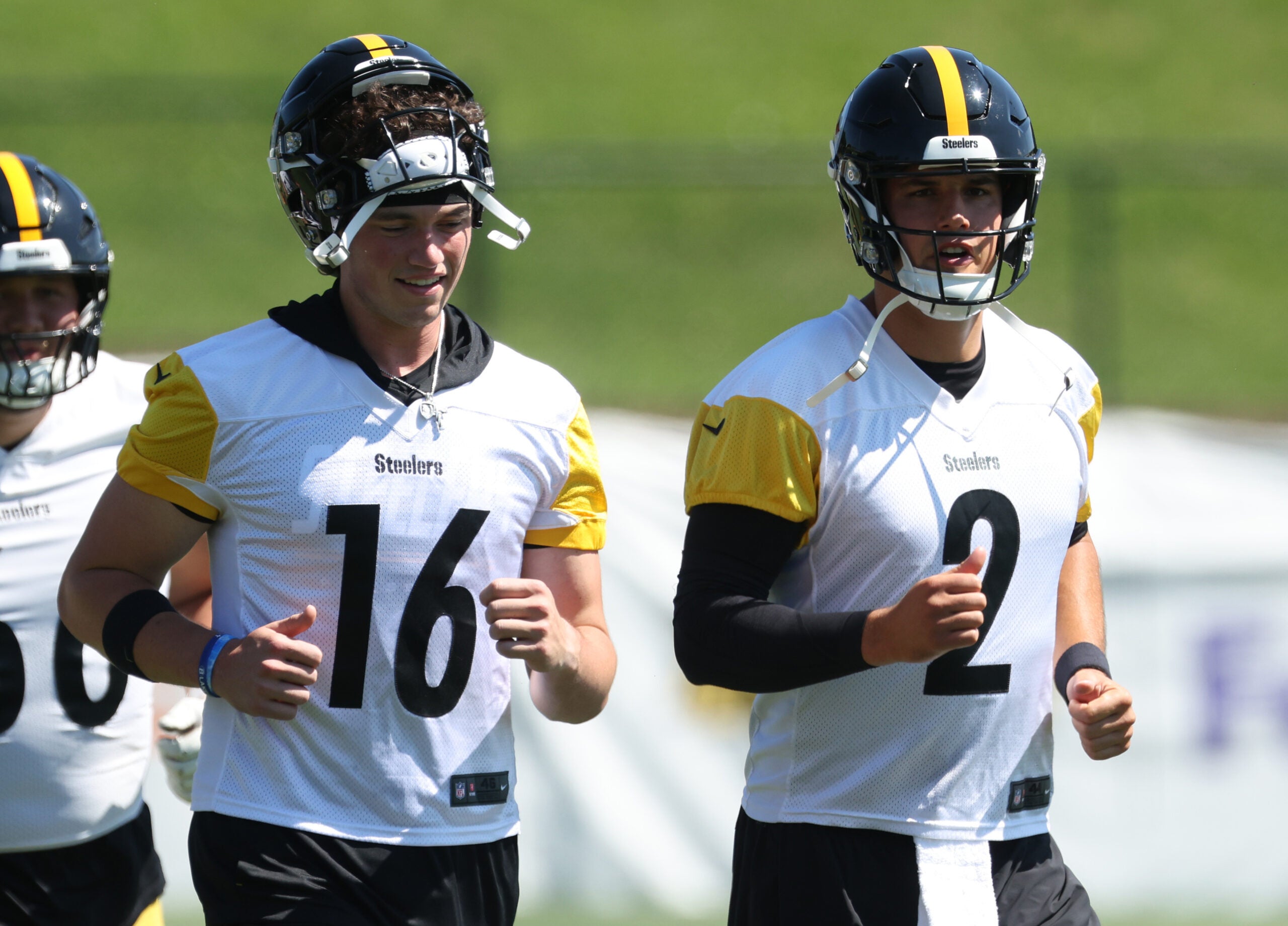 Jul 30, 2026; Latrobe, PA, USA; Pittsburgh Steelers quarterbacks Drew Allar (16) and Mason Rudolph (2) participate in training camp drills at Saint Vincent College.