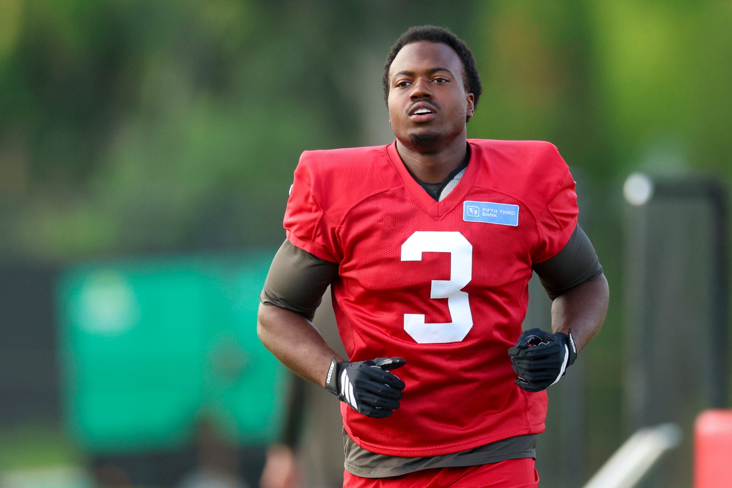 Buccaneers EDGE Rueben Bain Jr.'s stock is way up after Week 1 of training camp.