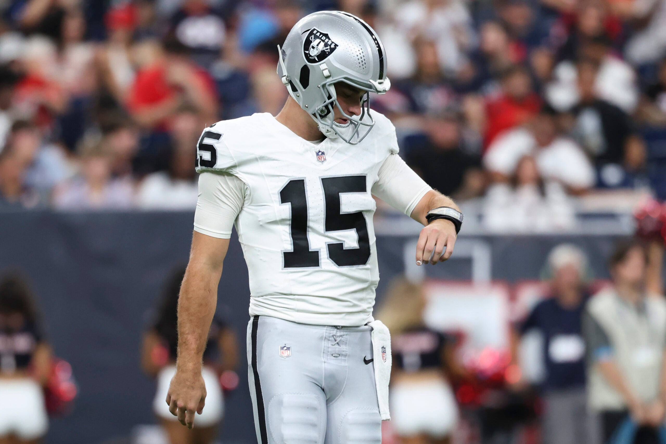 Las Vegas Raiders rookie quarterback Fernando Mendoza head coach Klint Kubiak
