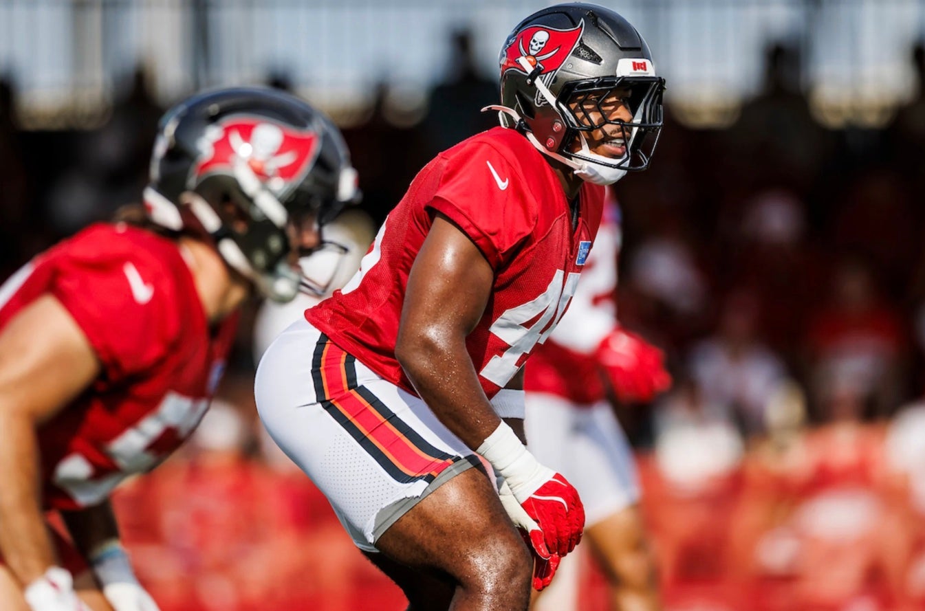 Buccaneers LB Jeremiah Trotter had a great first training camp practice in pads.