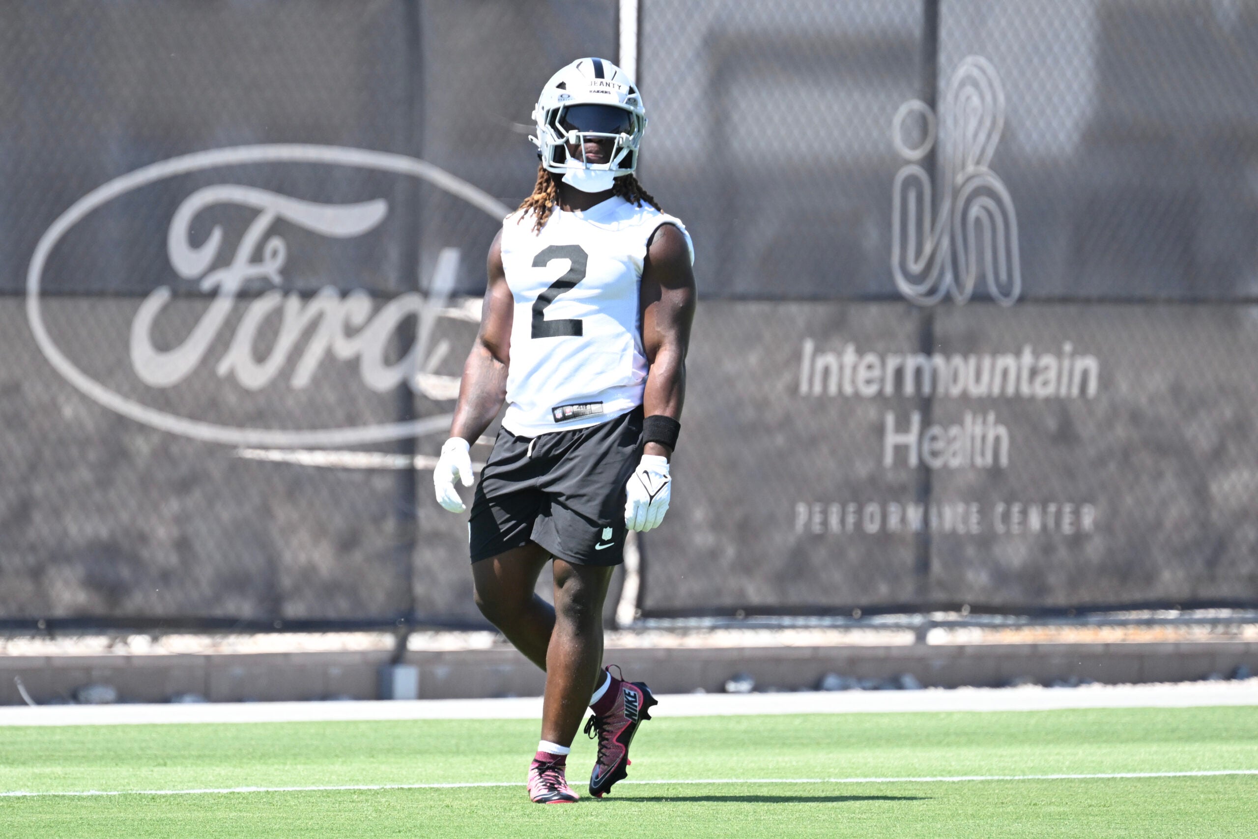 Las Vegas Raiders running back Ashton Jeanty