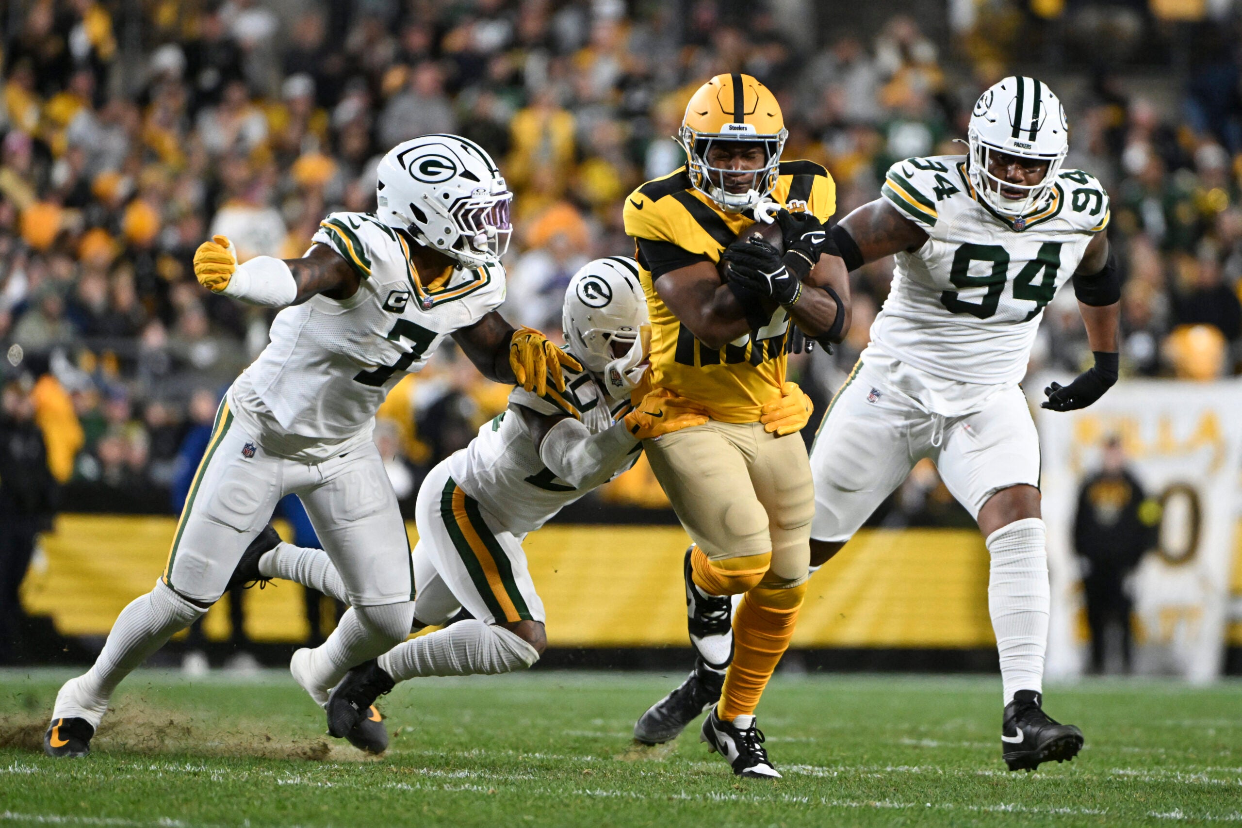 2025-10-27T022425Z_1221603691_MT1USATODAY27427543_RTRMADP_3_NFL-GREEN-BAY-PACKERS-AT-PITTSBURGH-STEELERS-scaled.jpg