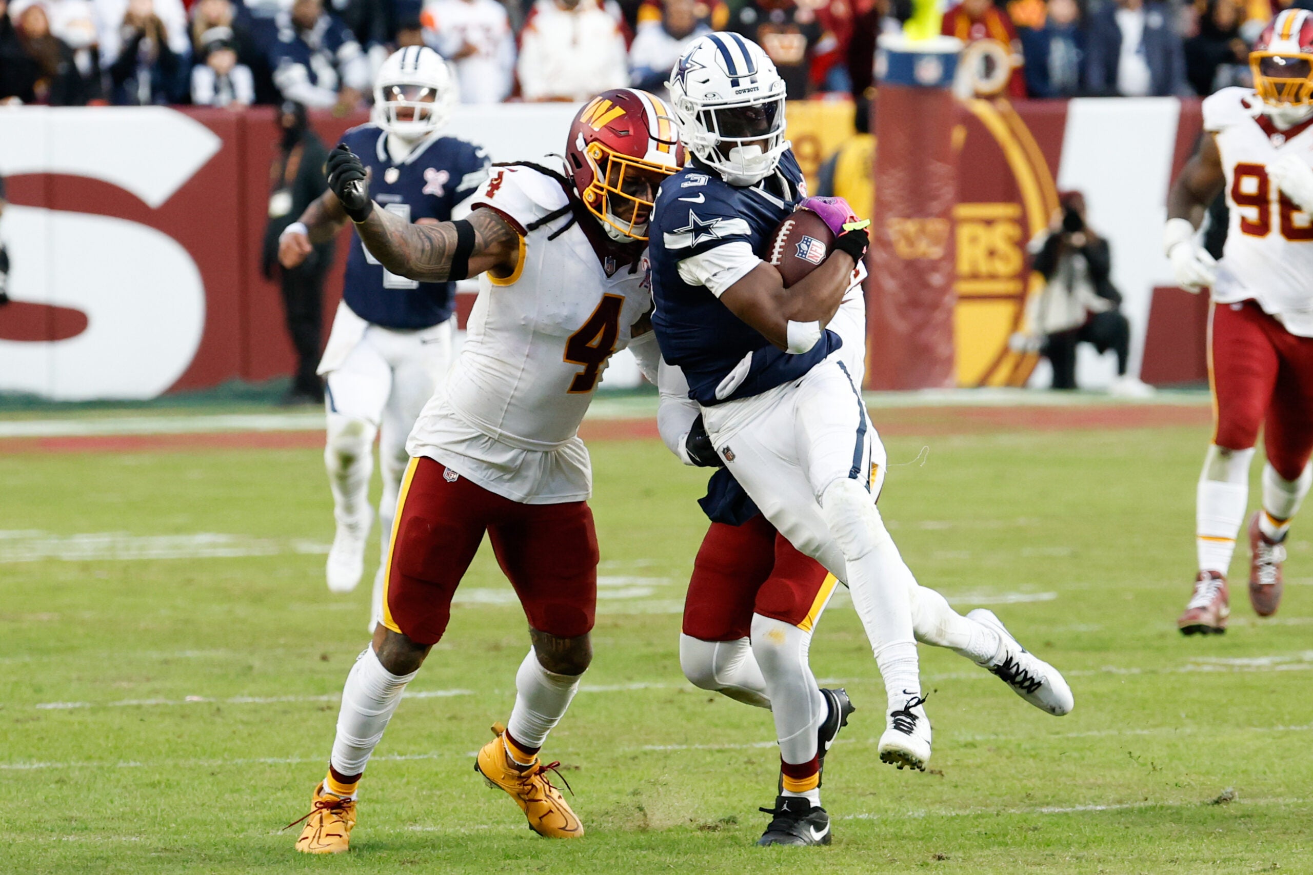2025-12-25T214028Z_335708206_MT1USATODAY27884927_RTRMADP_3_NFL-DALLAS-COWBOYS-AT-WASHINGTON-COMMANDERS-scaled.jpg