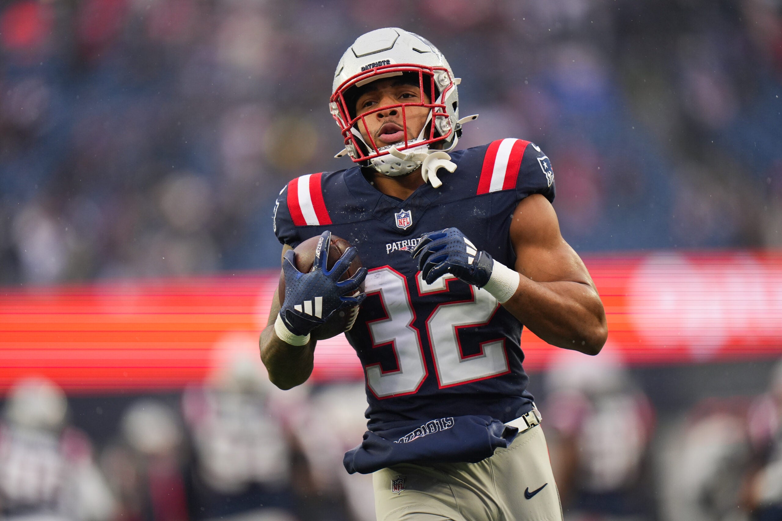 2026-01-18T193619Z_1147591613_MT1USATODAY28035799_RTRMADP_3_NFL-AFC-DIVISIONAL-ROUND-HOUSTON-TEXANS-AT-NEW-ENGLAND-PATRIOTS-scaled.jpg