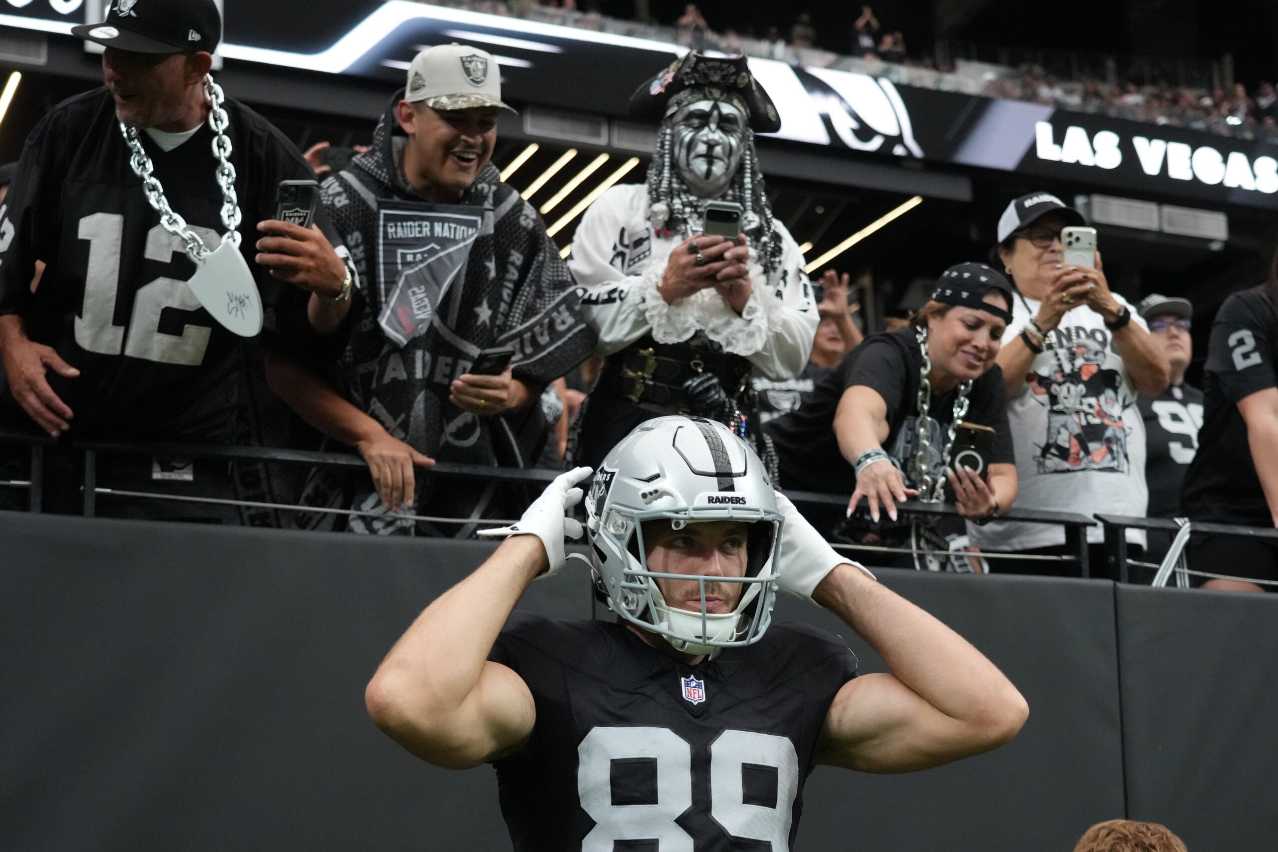 Las Vegas Raiders tight end Brock Bowers Klint Kubiak