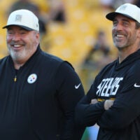 Aug 21, 2026; Pittsburgh, Pennsylvania, USA; Pittsburgh Steelers head coach Mike McCarthy (left) talks with quarterback Aaron Rodgers (right) before the game against the New York Jets at Acrisure Stadium.