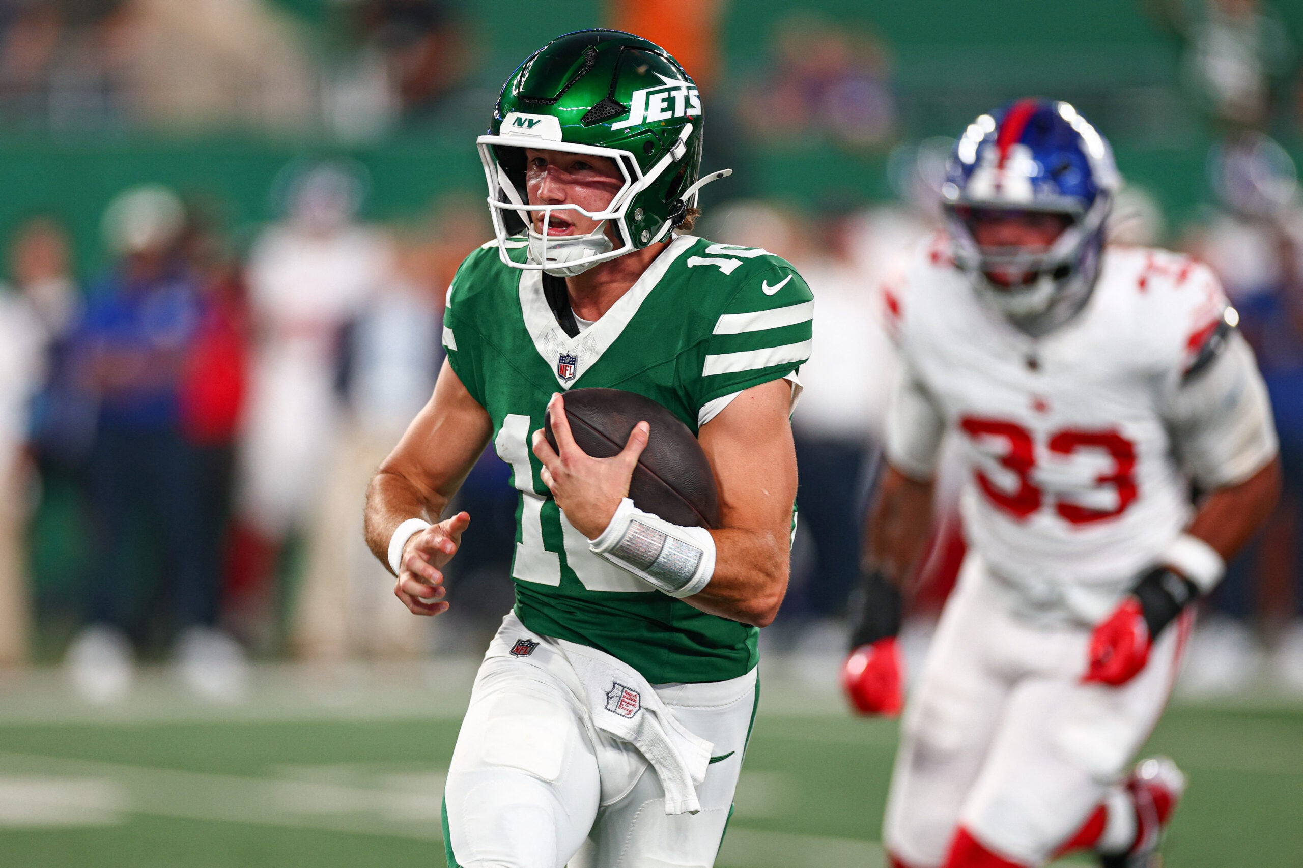 Jets HC Aaron Glenn announced that rookie QB Cade Klubnik will be the team's backup.
