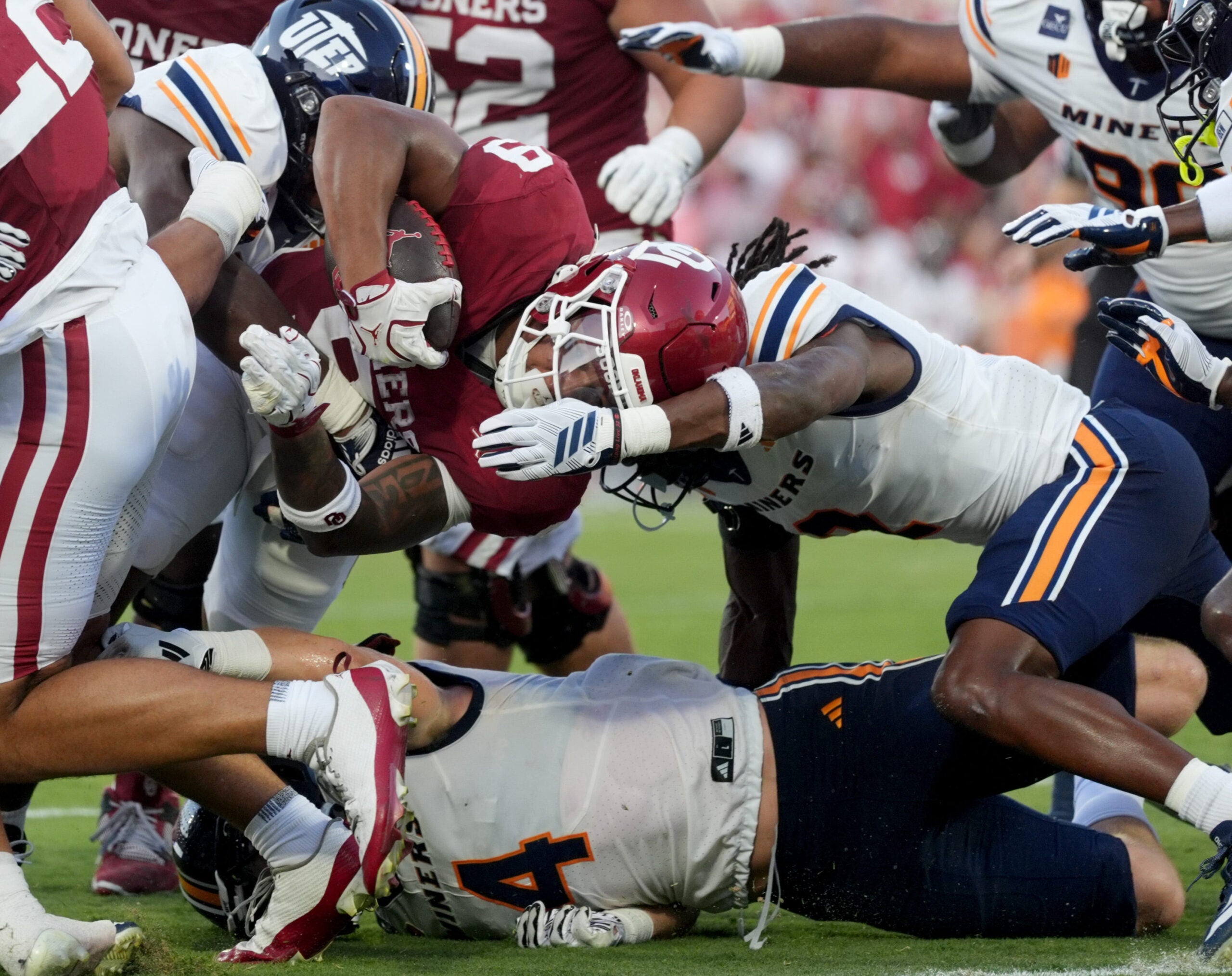 Oklahoma Sooners running back Lloyd Avant