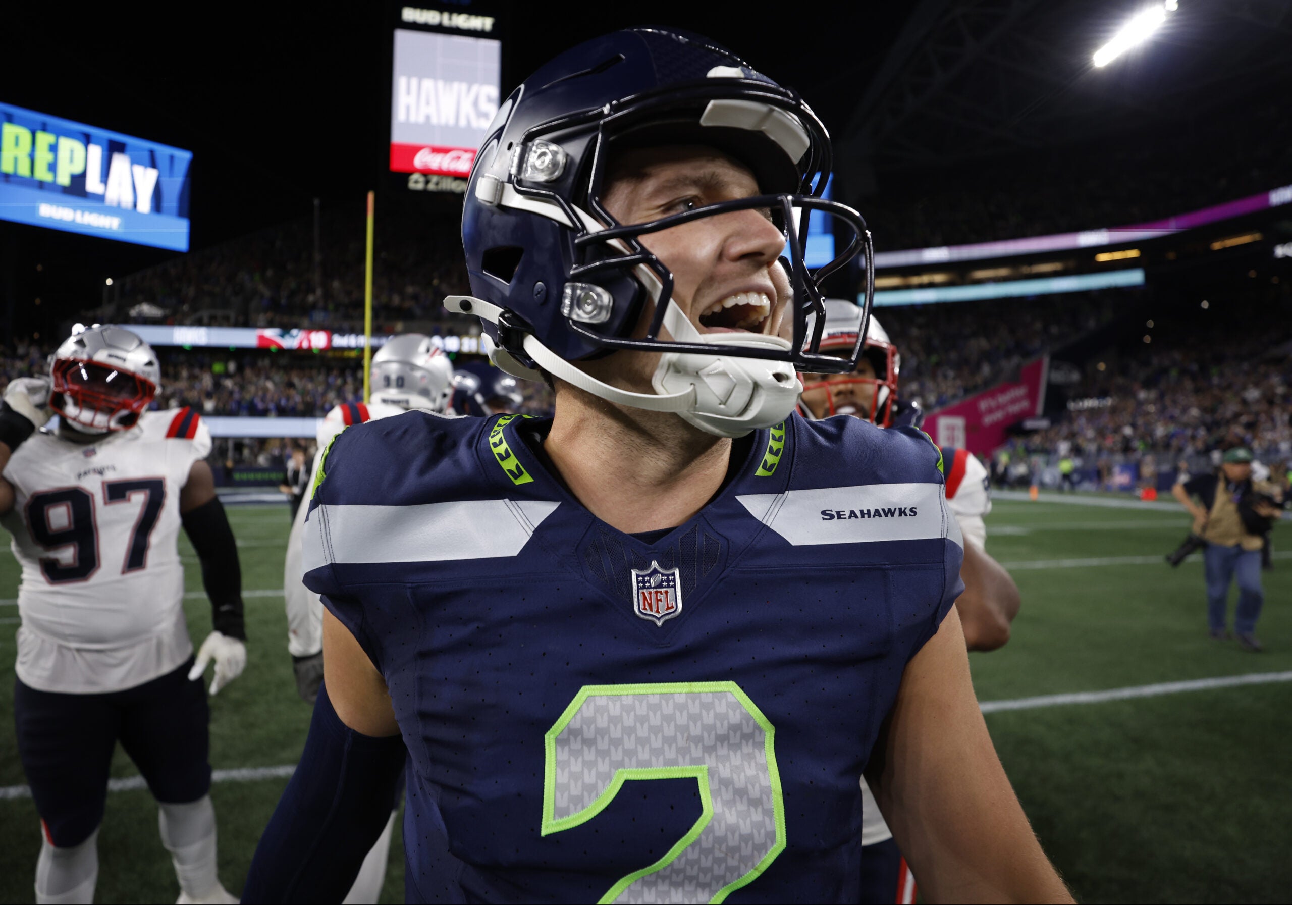 Seahawks pick up 13-10 win over Patriots in 2026 season opener.