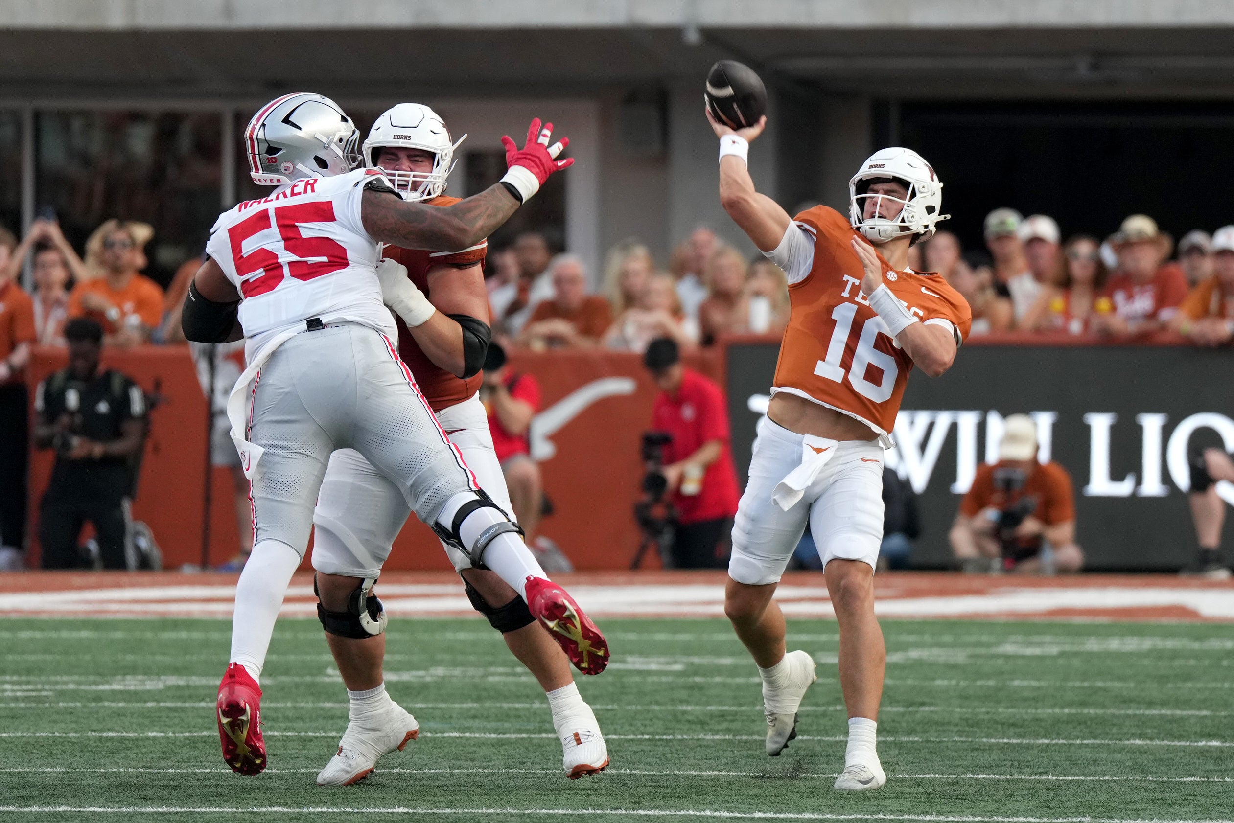 Sep 12, 2026; Austin, Texas, USA; Texas Longhorns quarterback Arch Manning (16) pass against the Ohio State Buckeyes during the first half at Darrell K Royal-Texas Memorial Stadium.