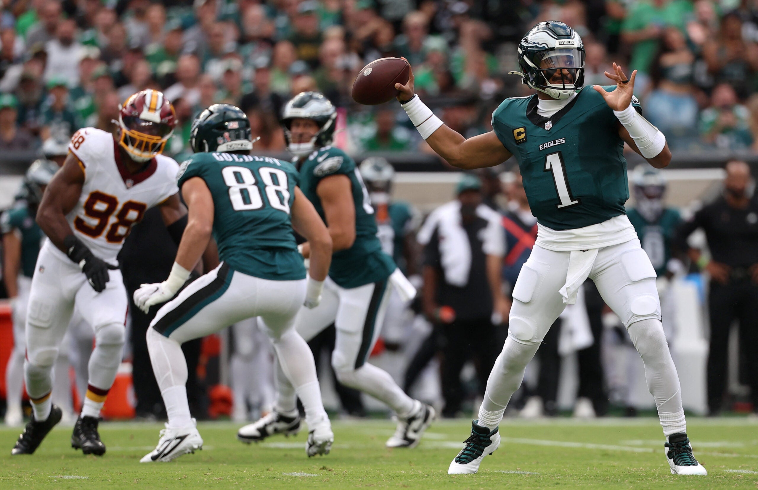 2026-09-13T212736Z_896299692_MT1USATODAY29814688_RTRMADP_3_NFL-WASHINGTON-COMMANDERS-AT-PHILADELPHIA-EAGLES-scaled.jpg