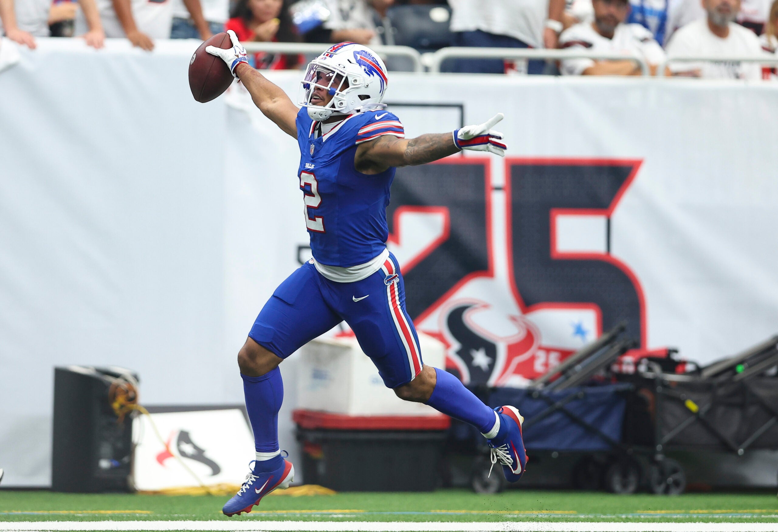 Bills WR DJ Moore earned the praise of HC Joe Brady after his Buffalo debut.