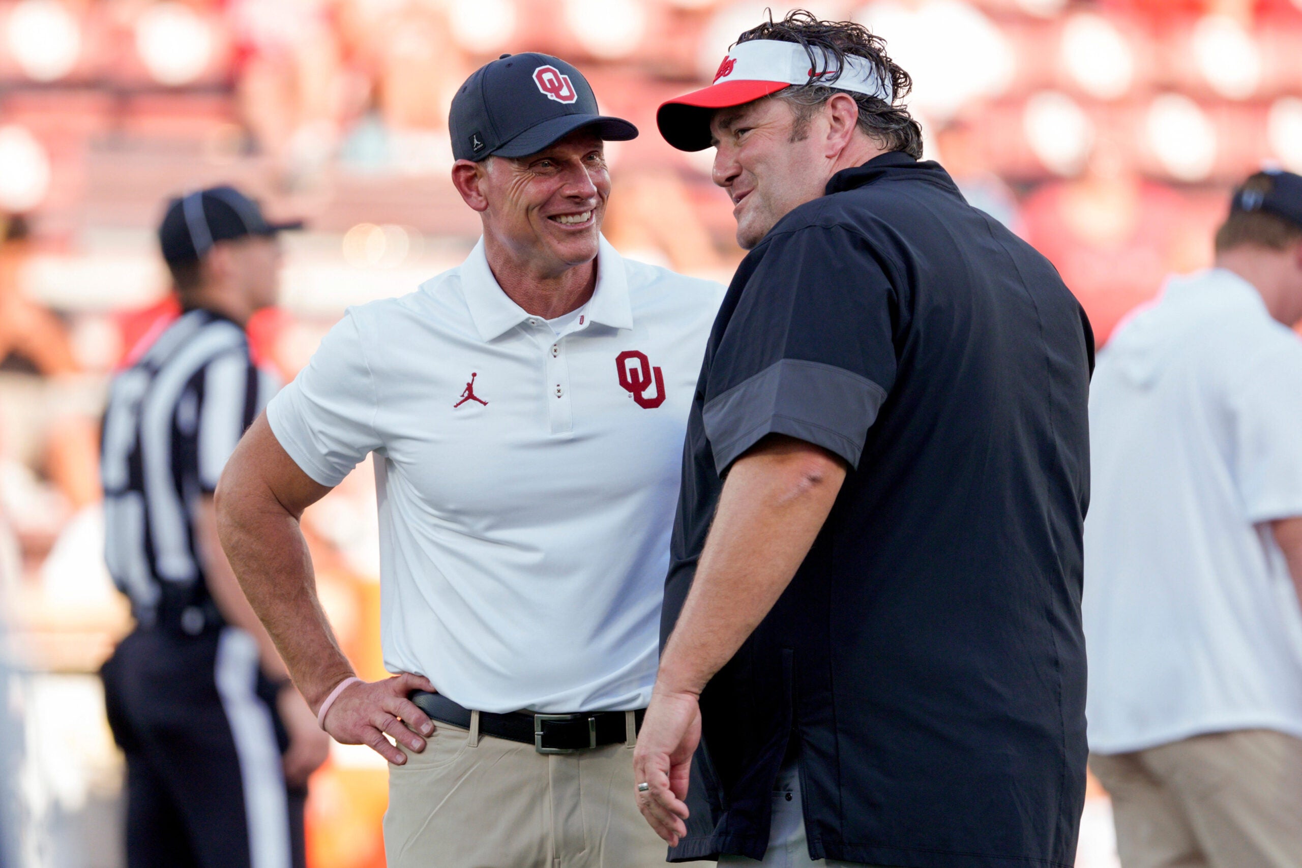 Oklahoma Sooners head coach Brent venables