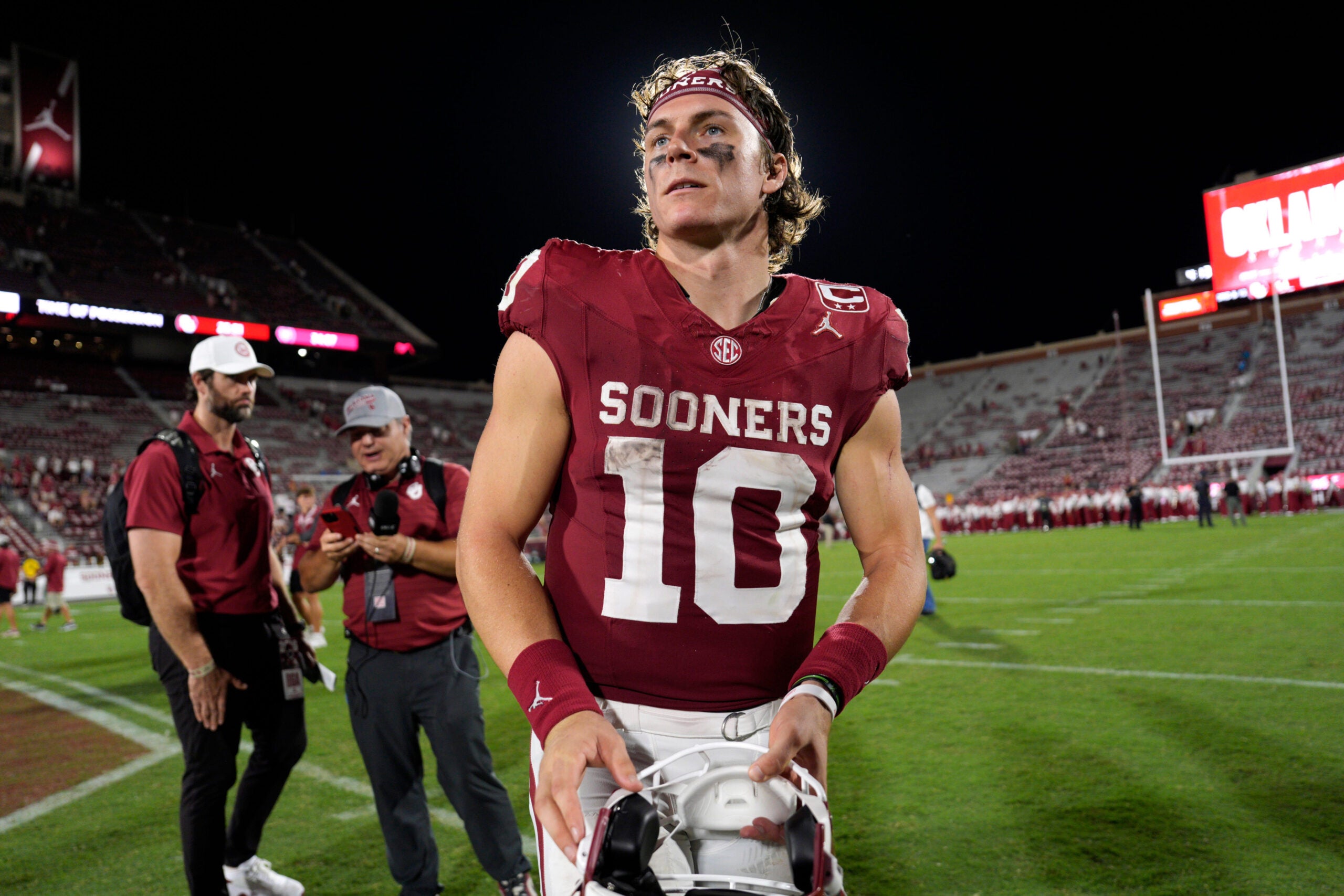 Oklahoma Sooners quarterback John Mateer