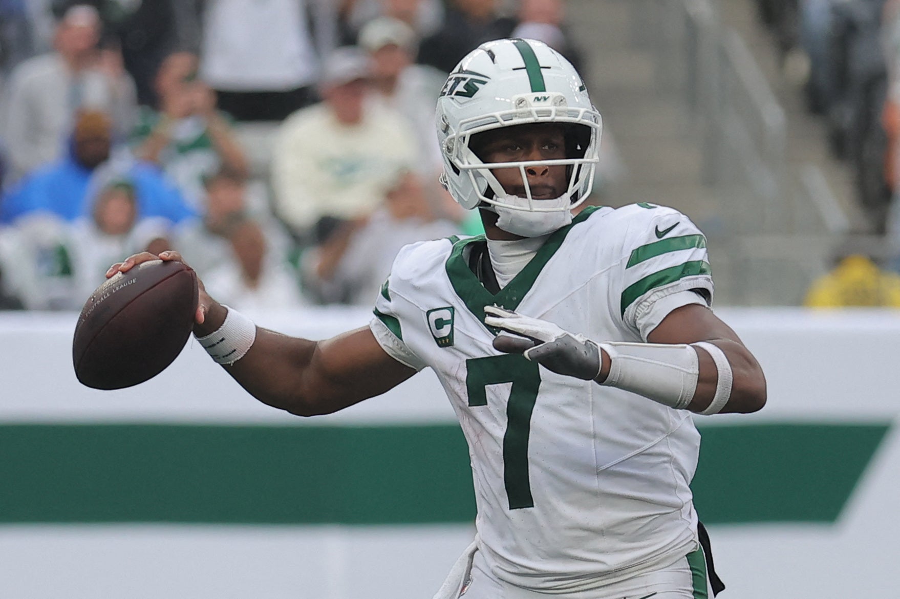 The New York Jets let one slip away in a 20-17 loss to the Packers.