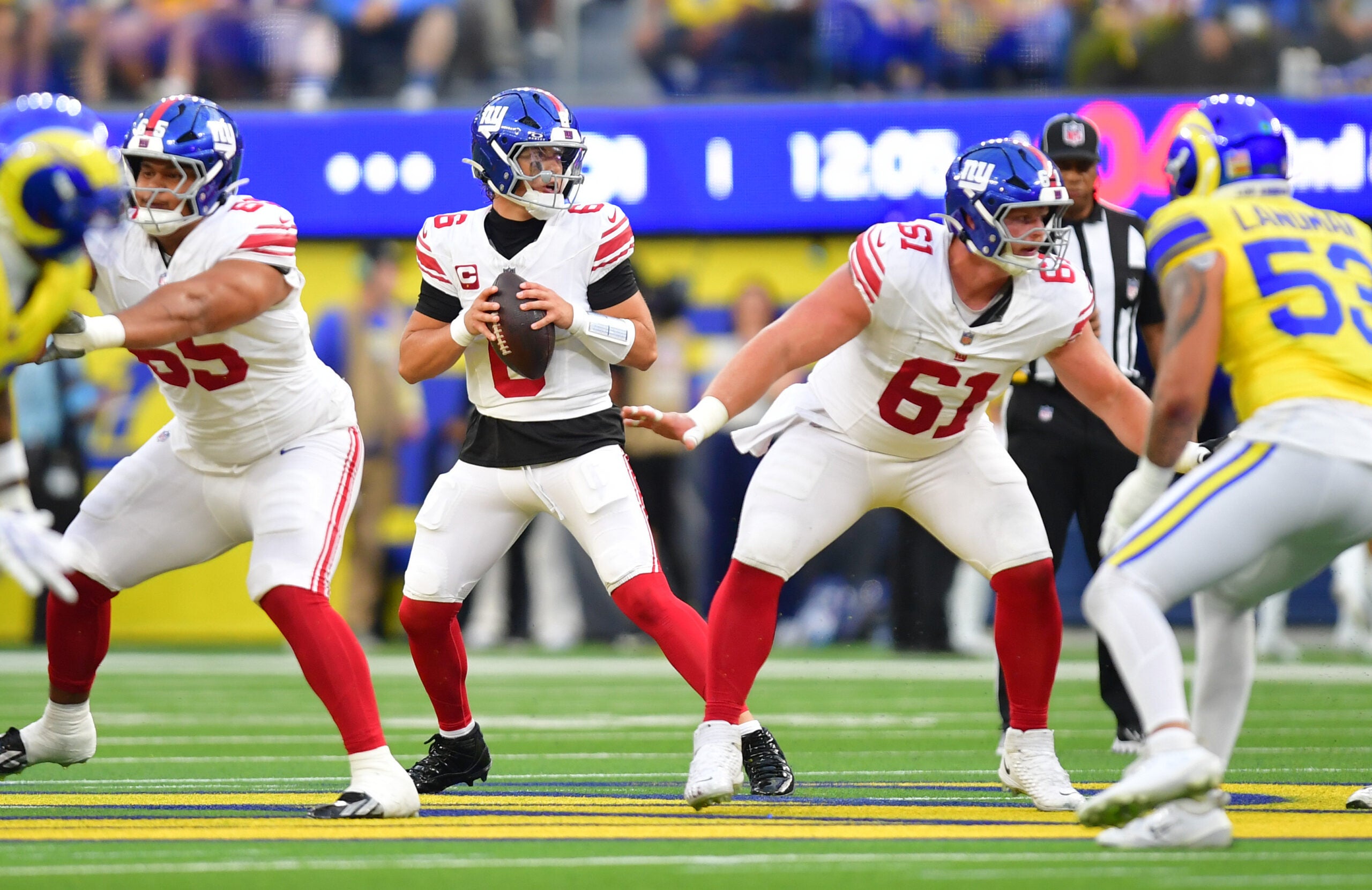 2 winners and 5 losers from Giants’ loss on MNF: Jaxson Dart’s injury derails the game before it even began for New York