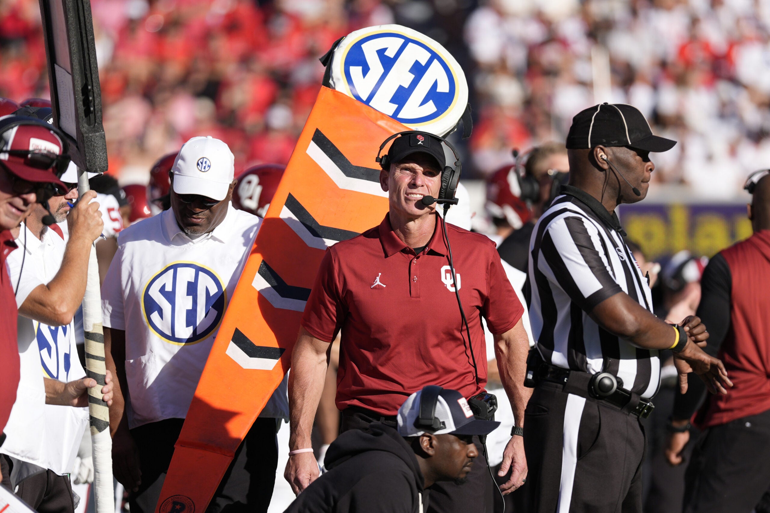 Oklahoma Sooners head coach Brent venables