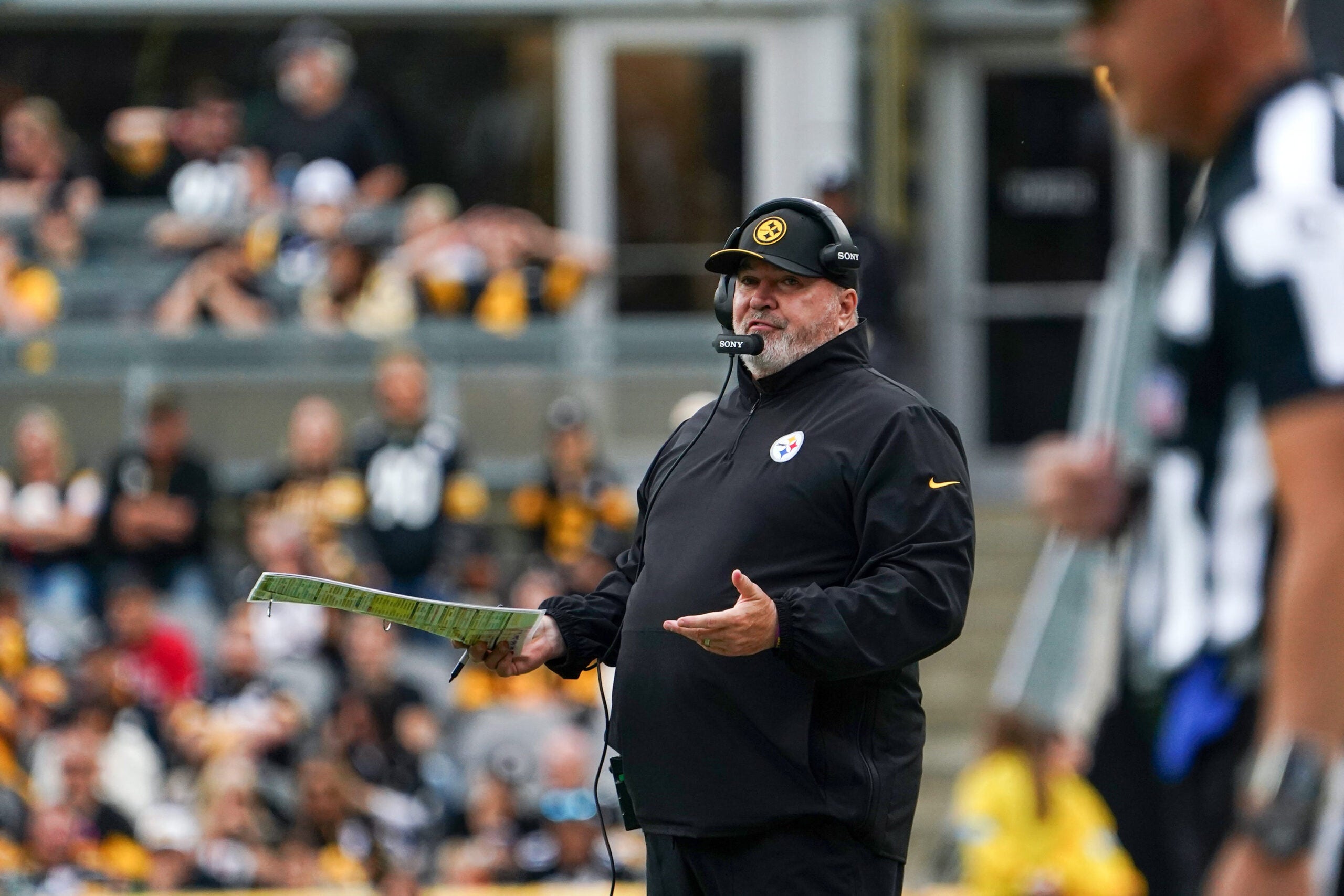 Pittsburgh Steelers head coach Mike McCarthy in the fourth quarter of the NFL Week 3 game between the Cincinnati Bengals and Pittsburgh Steelers, Sunday, Sept. 27, 2026, at Acrisure Stadium in Pittsburgh, Pa.