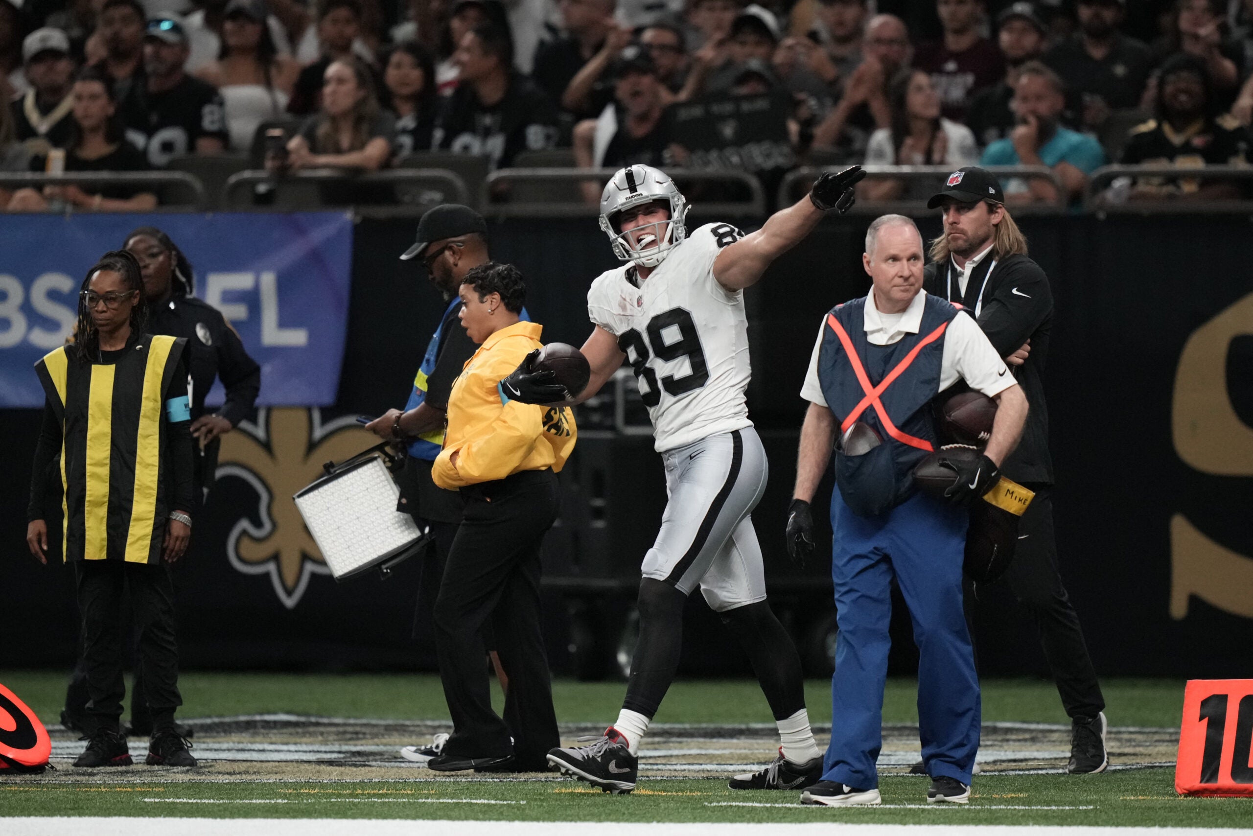 Las Vegas Raiders tight end Brock Bowers