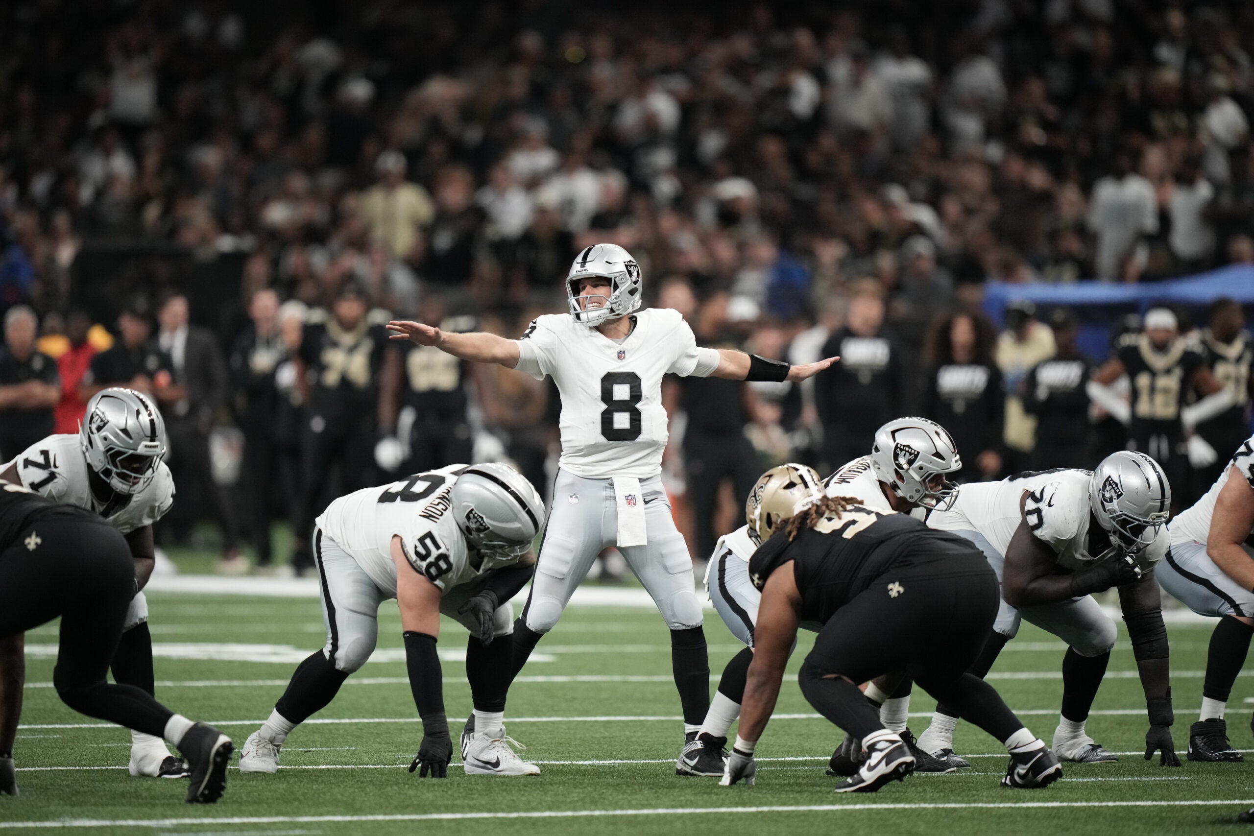 Las Vegas Raiders quarterback Kirk Cousins Fernando mendoza