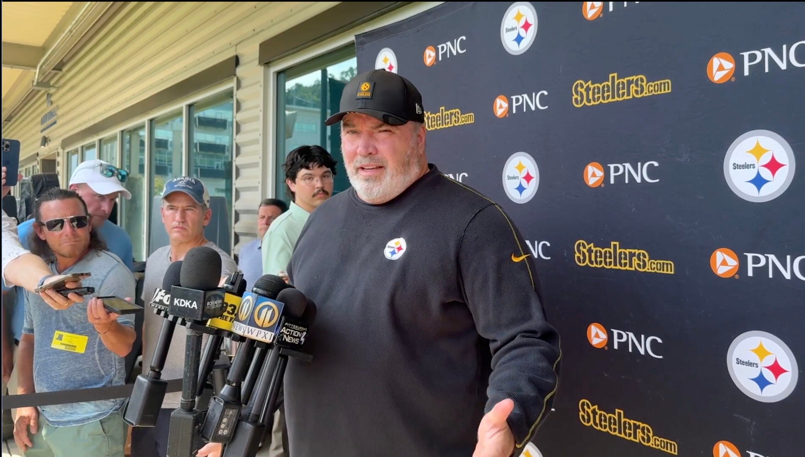 Pittsburgh Steelers head coach Mike McCarthy speaks to the media ahead of Steelers practice, 9/1/2026.