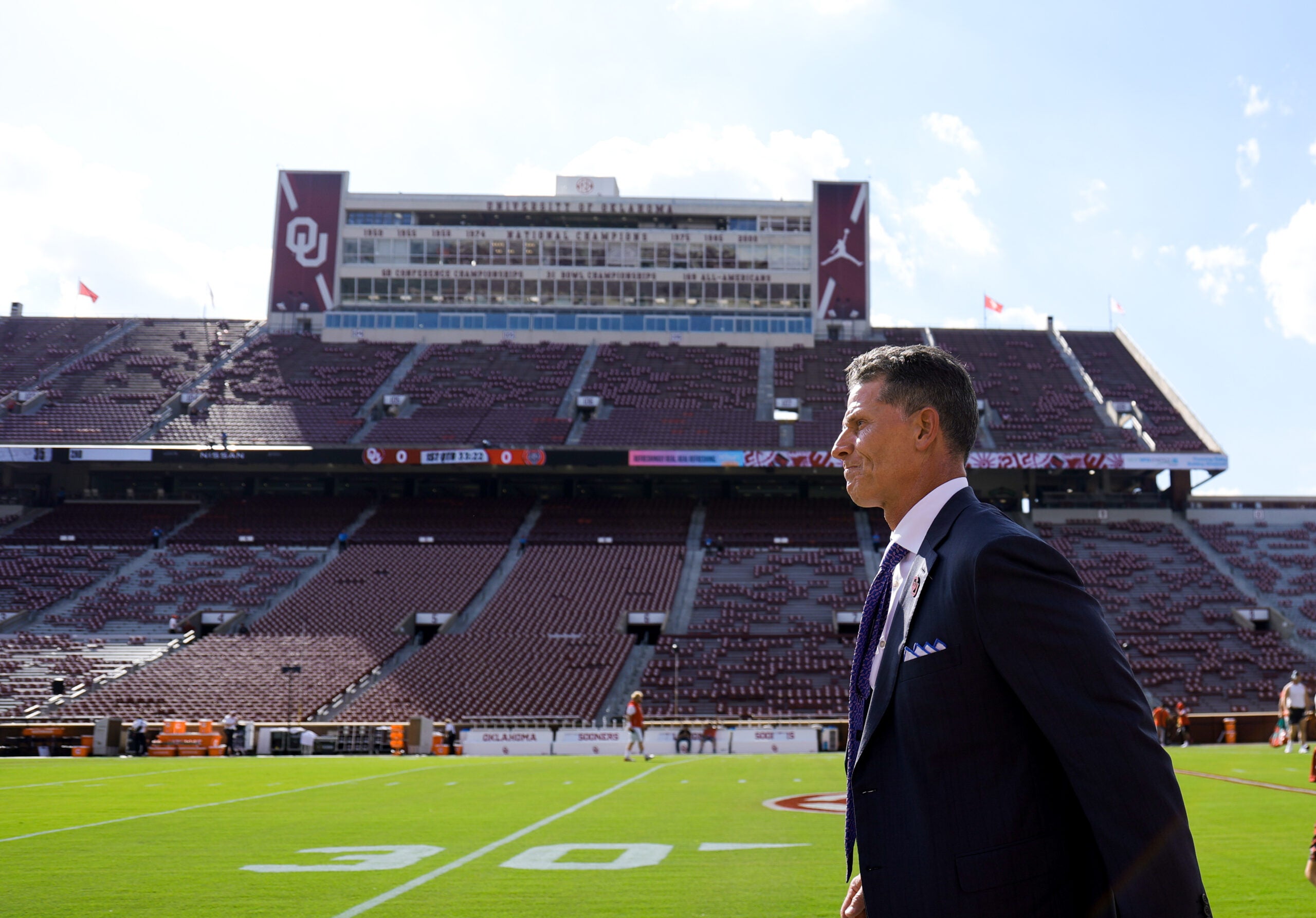 Oklahoma Sooners head coach Brent Venables