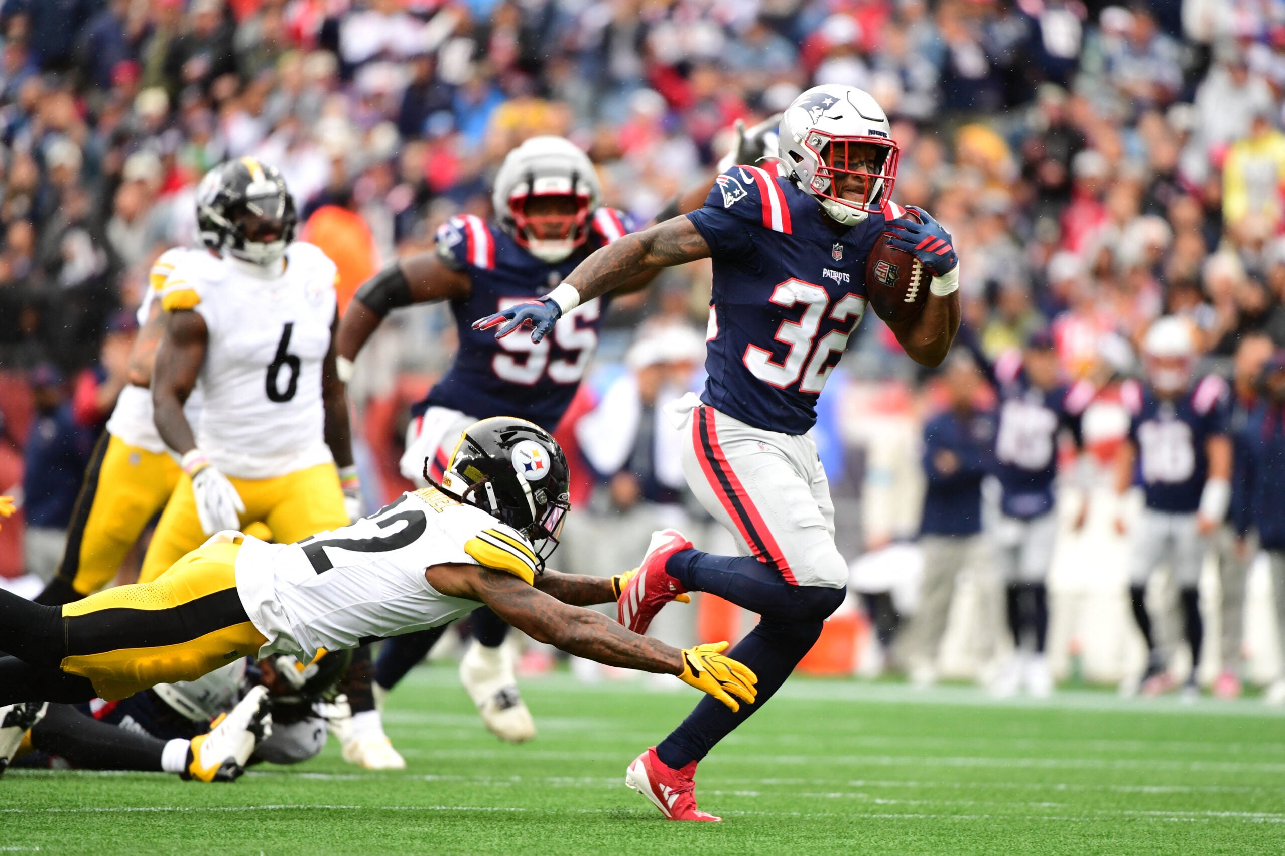 TreVeyon Henderson and Will Campbell are expected to play against the Jets in Week 6.