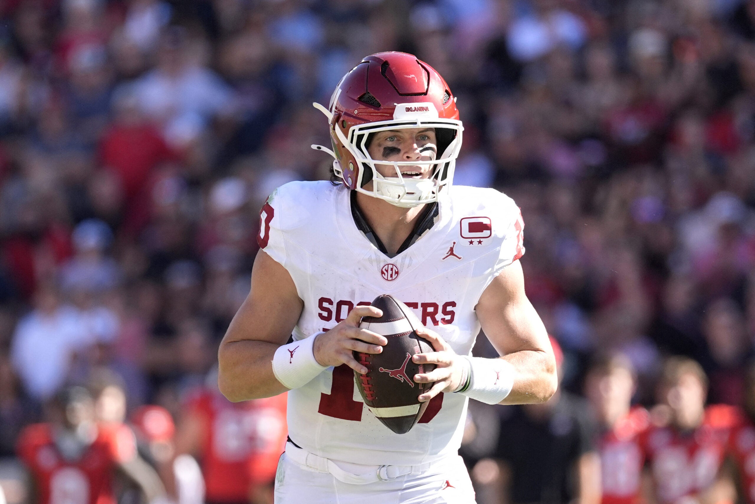 Oklahoma Sooners quarterback John Mateer