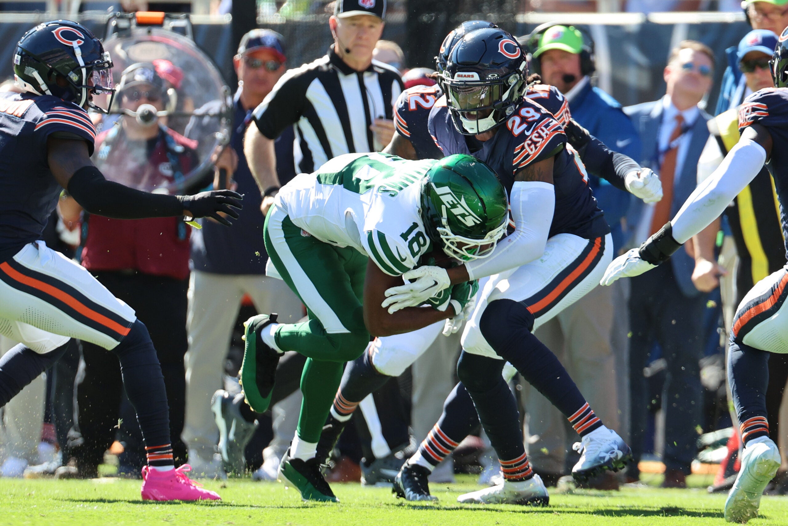 Chicago Bears linebacker Devin Bush delivered harsh criticism of the Jets after their Week 4 game.