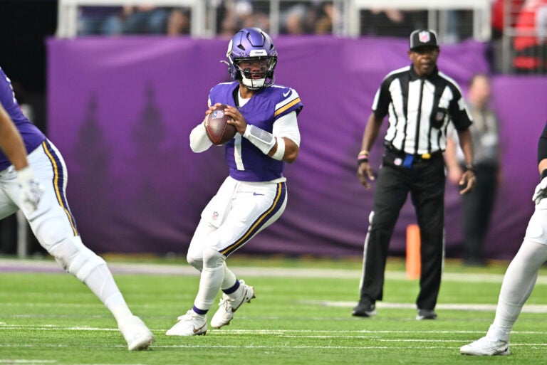 Becker Passing Rates Vikings' offensive issues can be fixed with one simple change, and it's ...