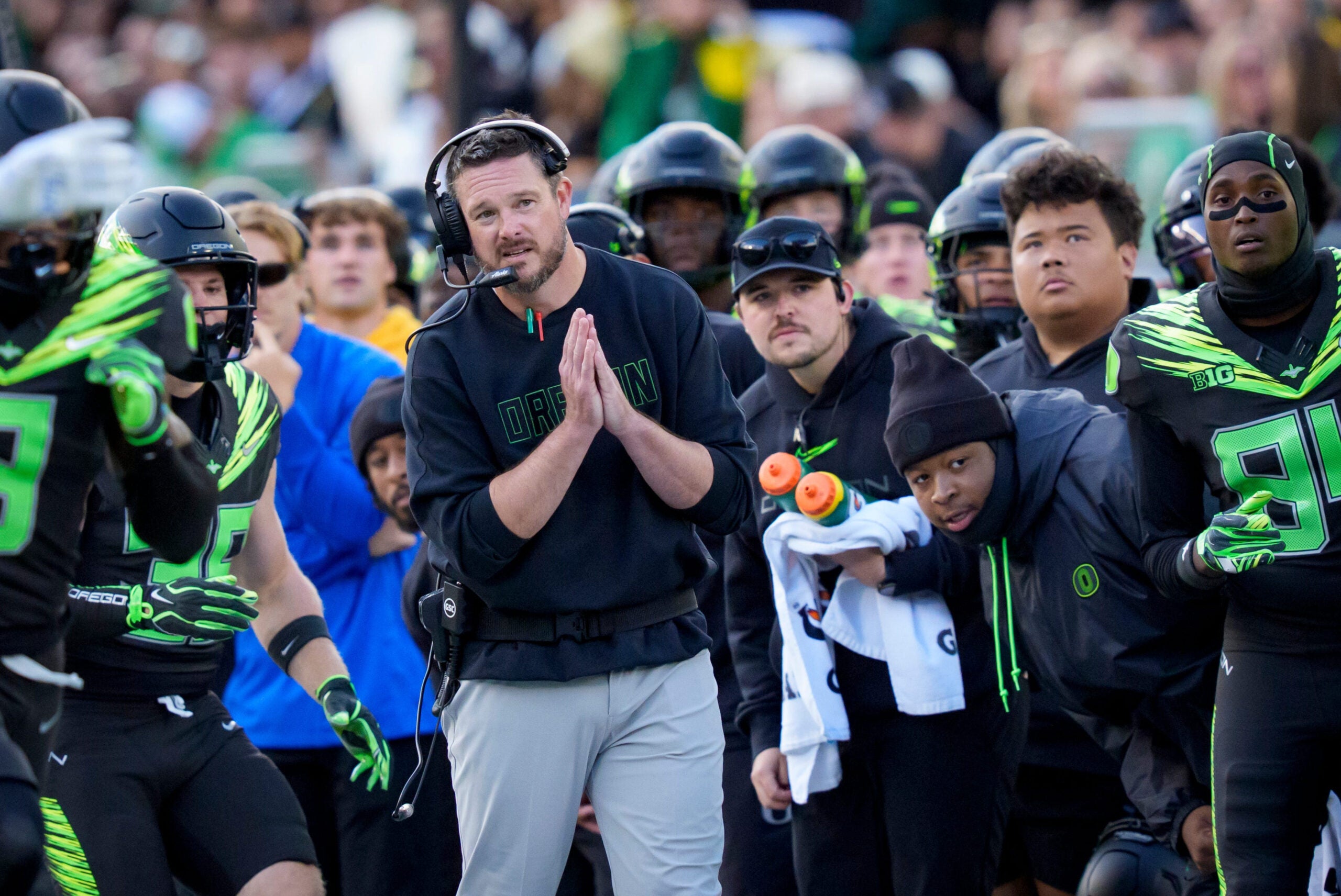 Oregon head coach Dan Lanning watches his final kickoff bounce down the sideline as the Oregon Ducks host the UCLA Bruins on Oct. 10, 2026, at Autzen Stadium in Eugene, Oregon.