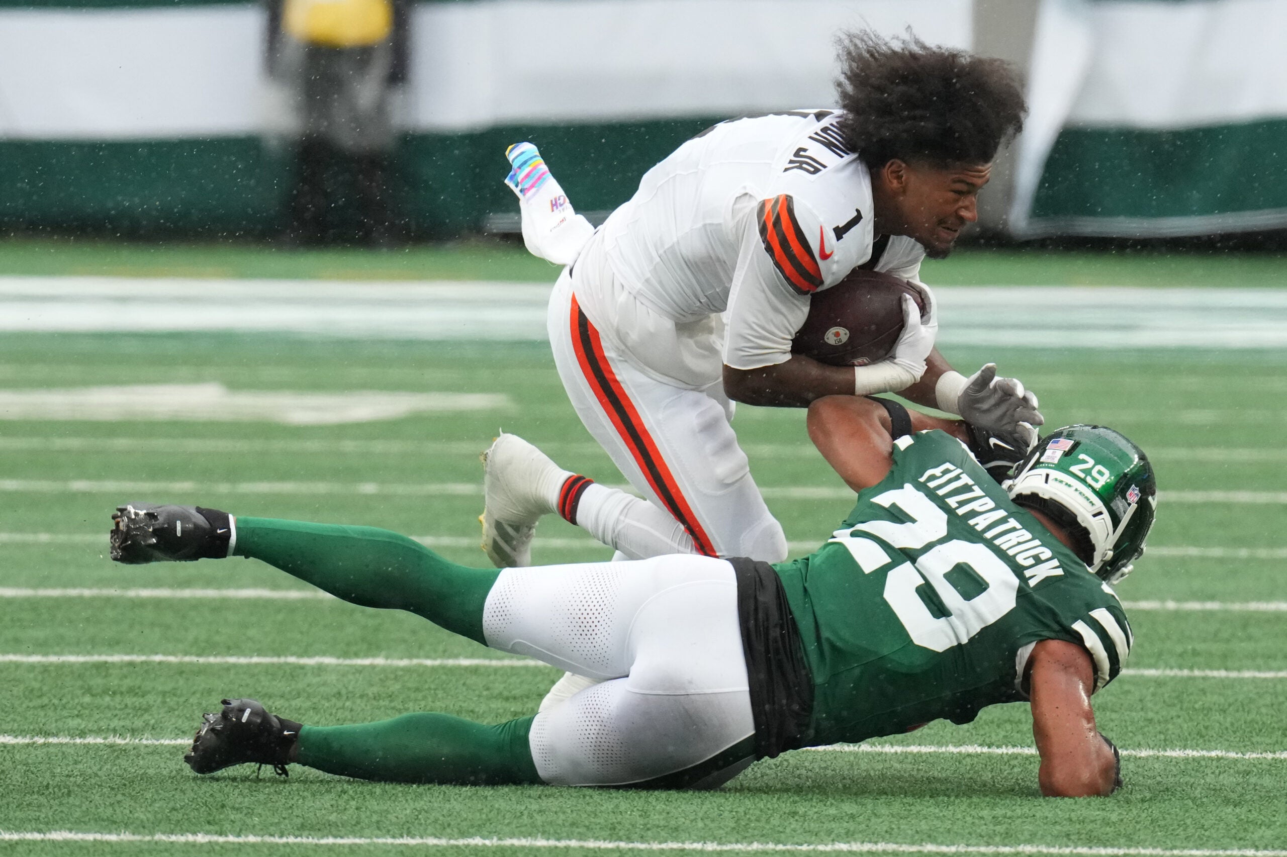 New York Jets safety MInkah Fitzpatrick laid a massive hit on Browns receiver KC Concepcion.