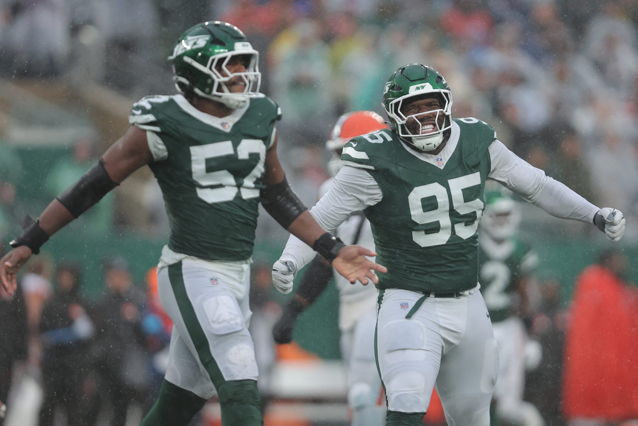 New York Jets get the win 17-12 over the Cleveland Browns.