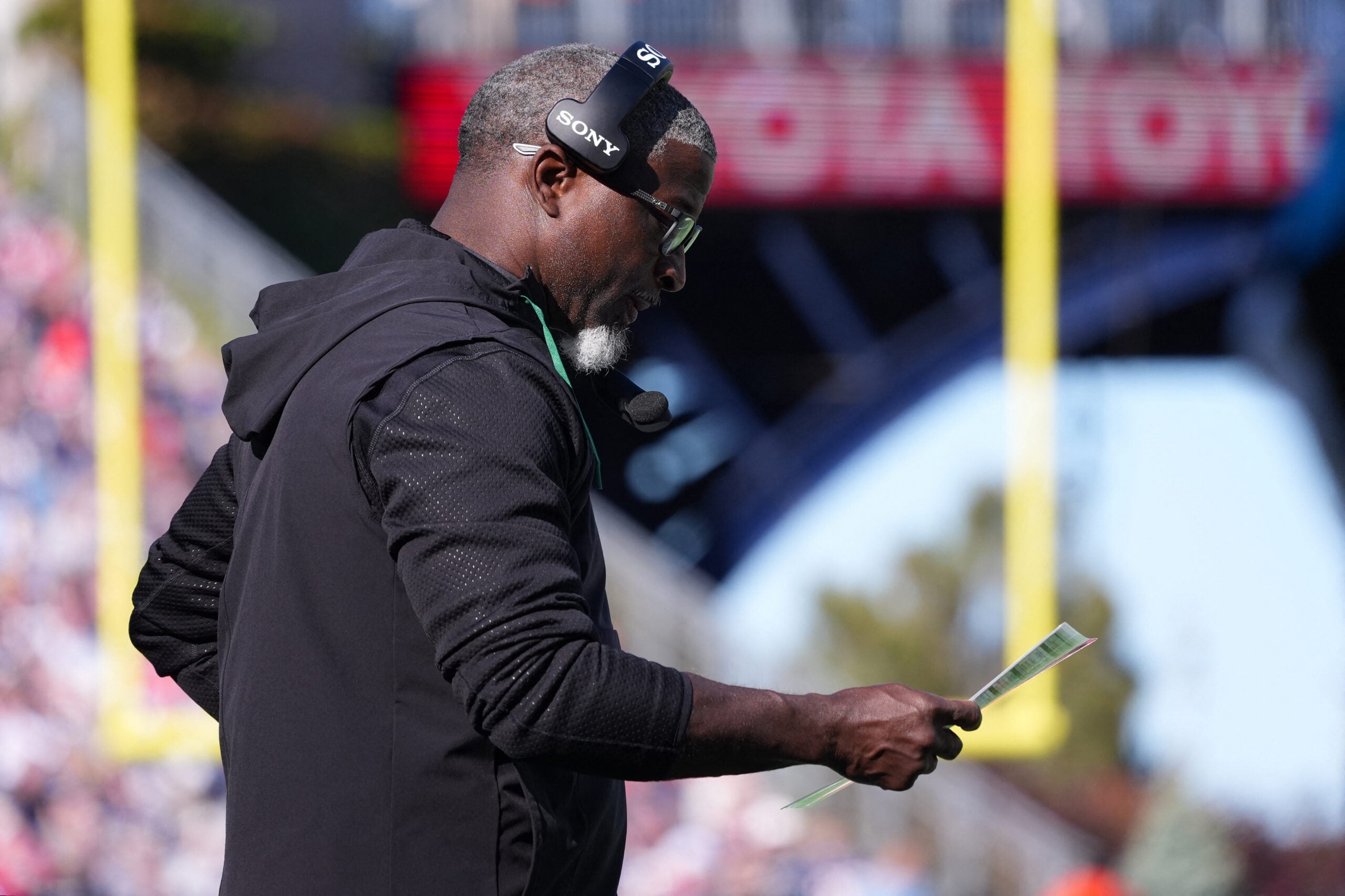 New York Jets lose 26-19 to the New England Patriots.
