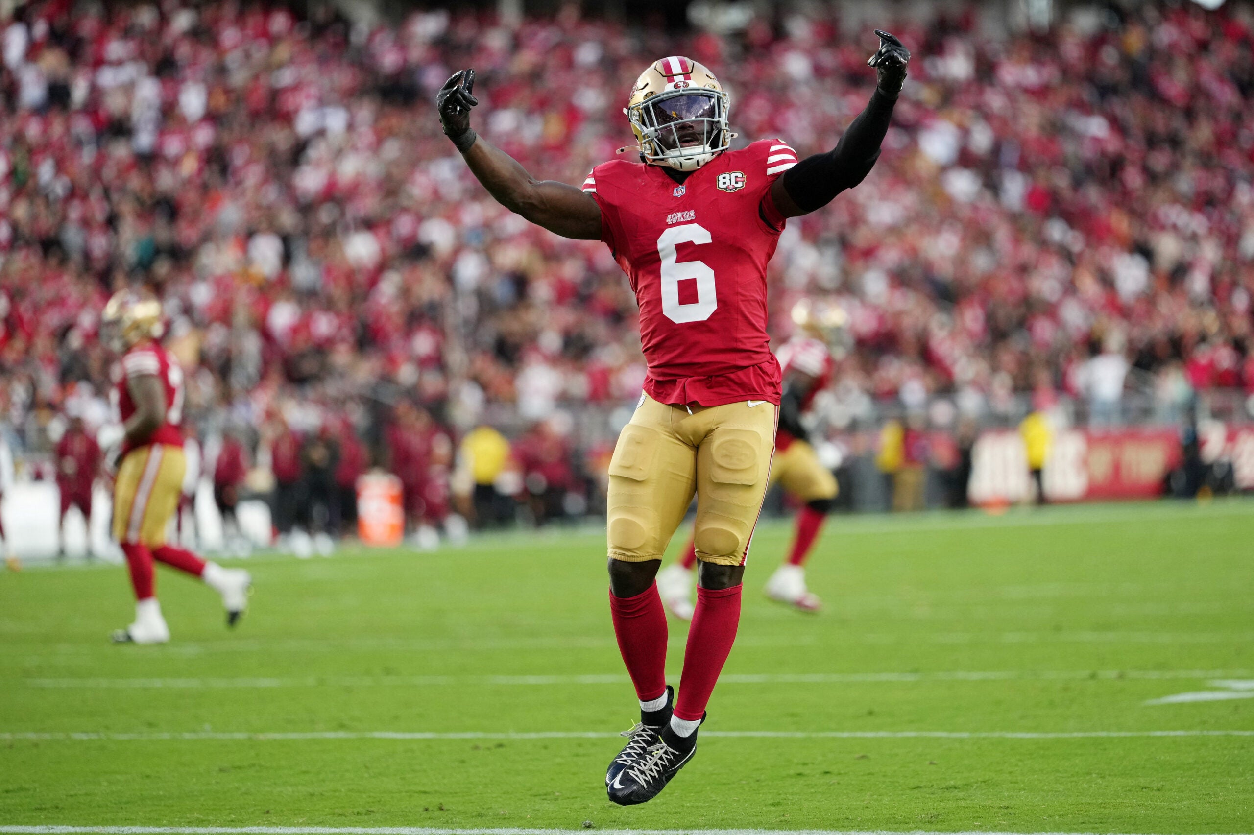 San Francisco 49ers survive a late comeback effort from the Commanders.