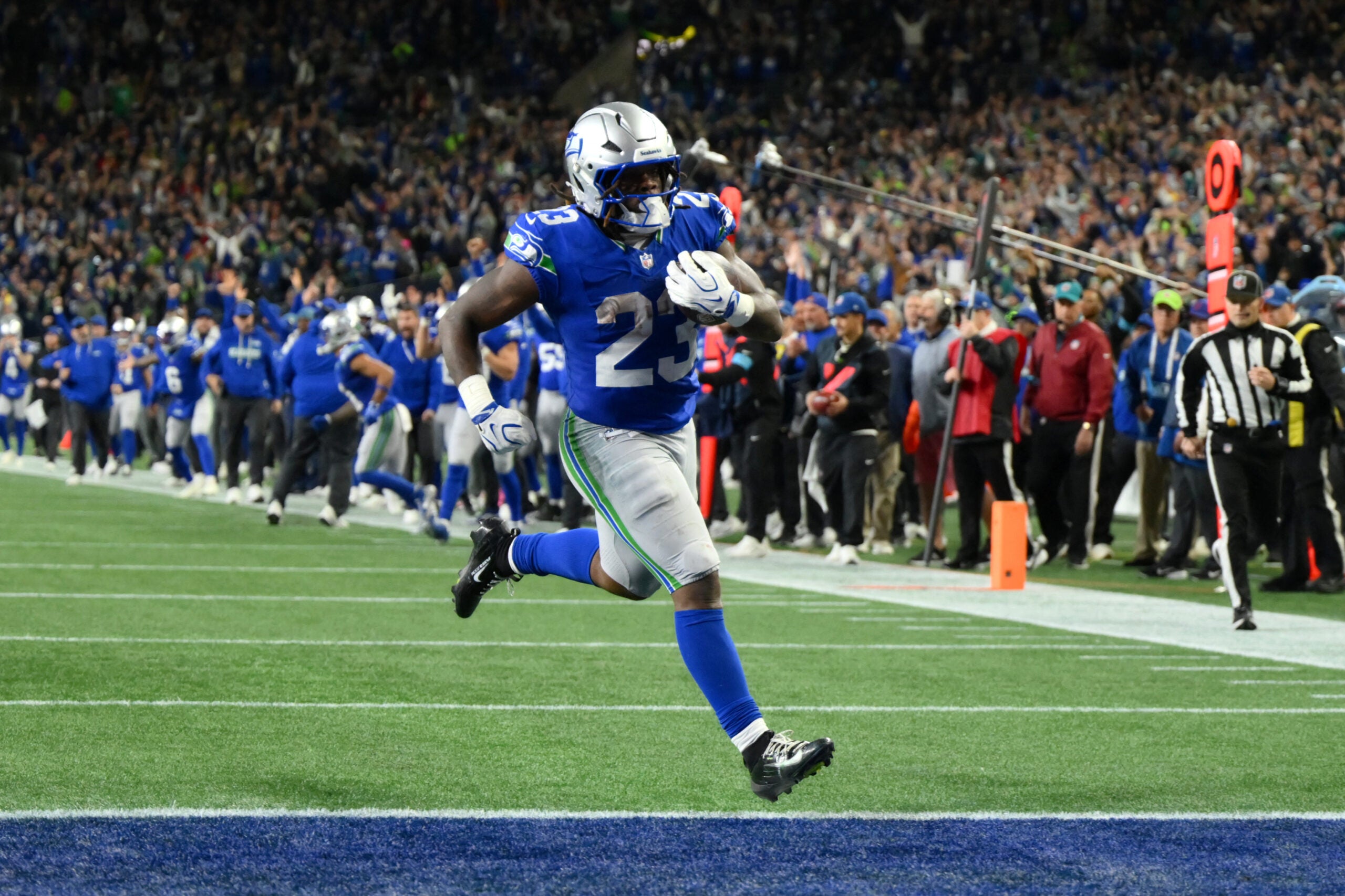 Seahawks defeat the Chiefs 20-3 on Sunday Night Football.