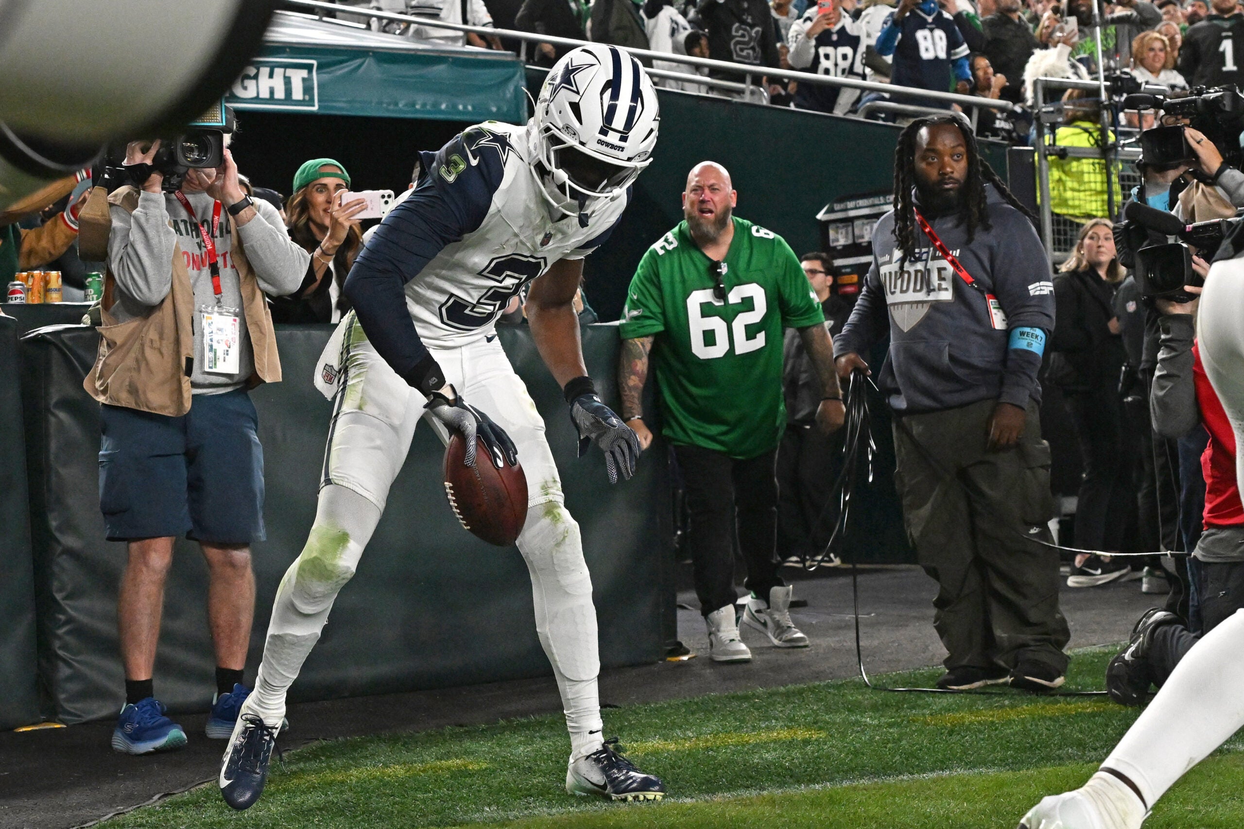 Oct 26, 2026; Philadelphia, Pennsylvania, USA; Dallas Cowboys wide receiver George Pickens (3) celebrates his touchdown catch against the Philadelphia Eagles during the second quarter at Lincoln Financial Field.
