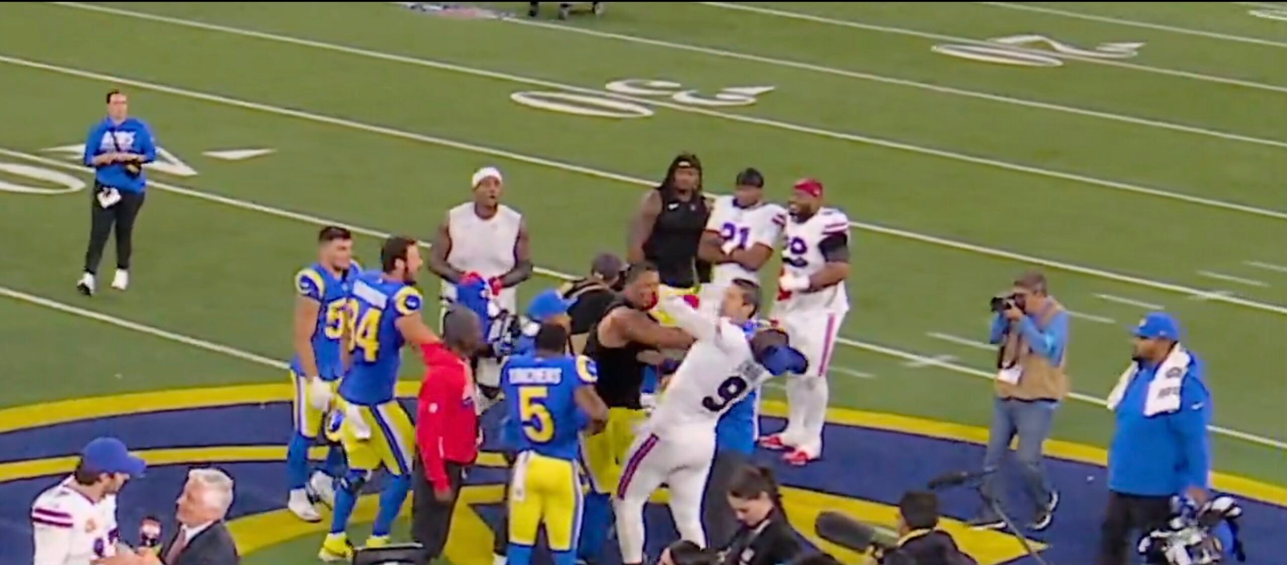 Los Angeles Rams OT Alaric Jackson punches Buffalo Bills pass rusher Bradley Chubb after Bills 37-34 victory on Monday Night Football, 10/12/2026.